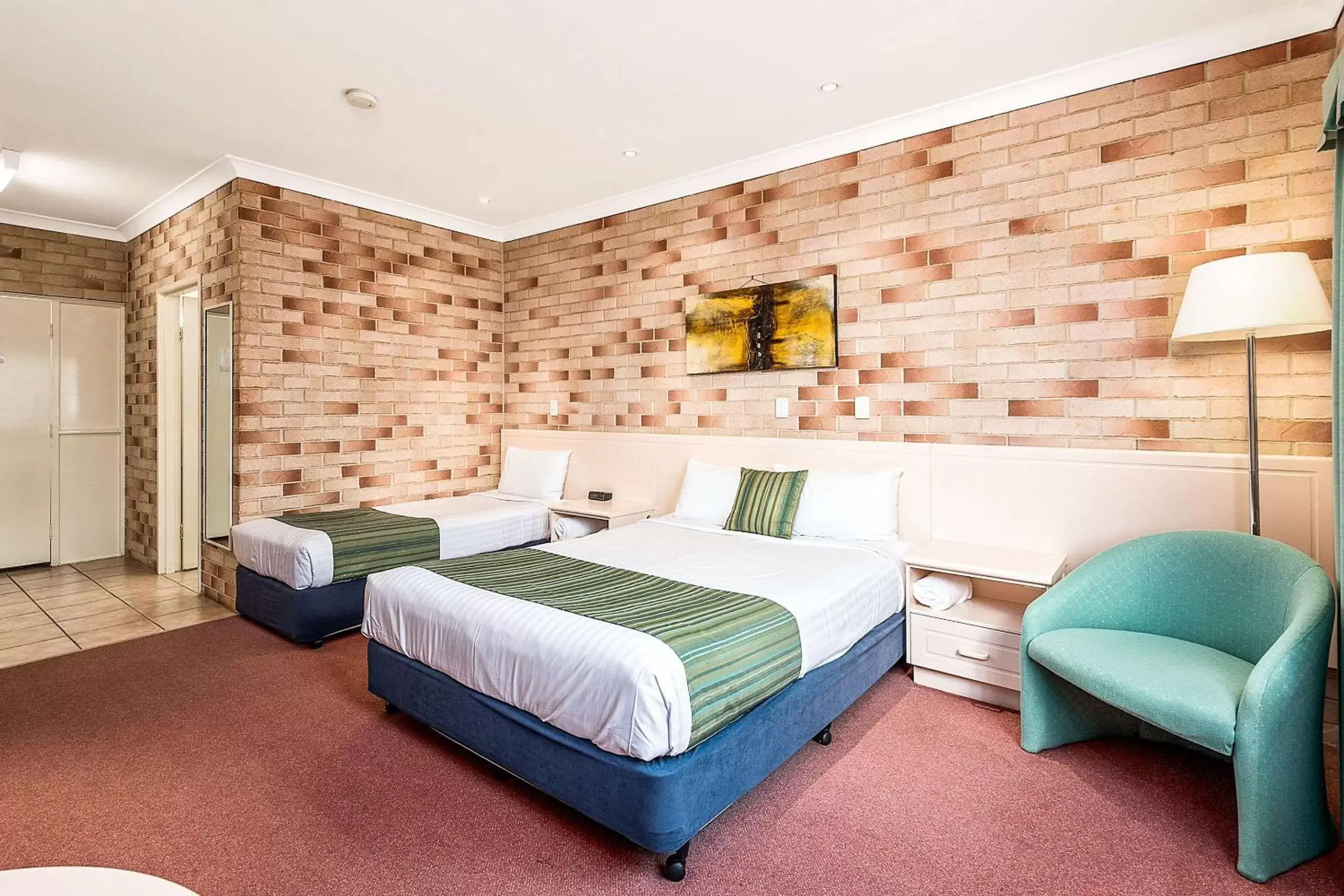 Photo of the whole room, Bed in Comfort Inn Glenfield