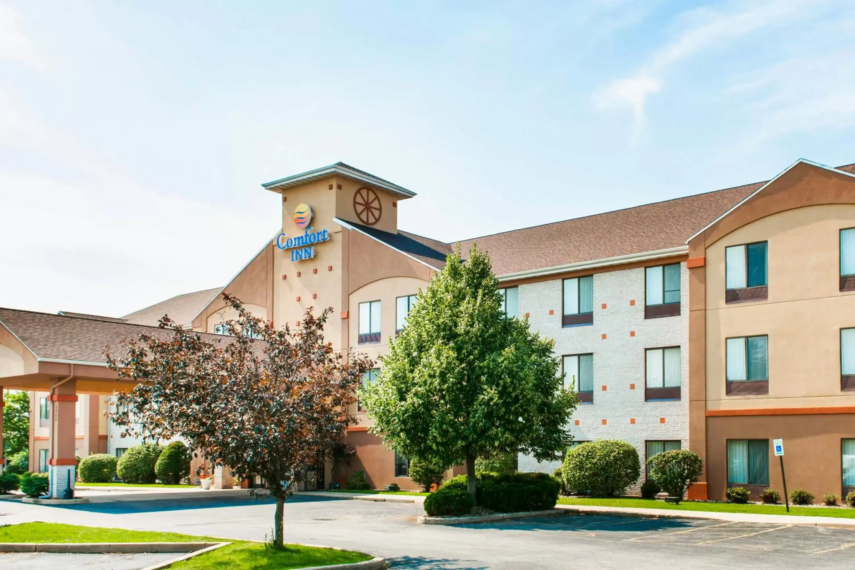 Facade/entrance, Property Building in Comfort Inn Goshen