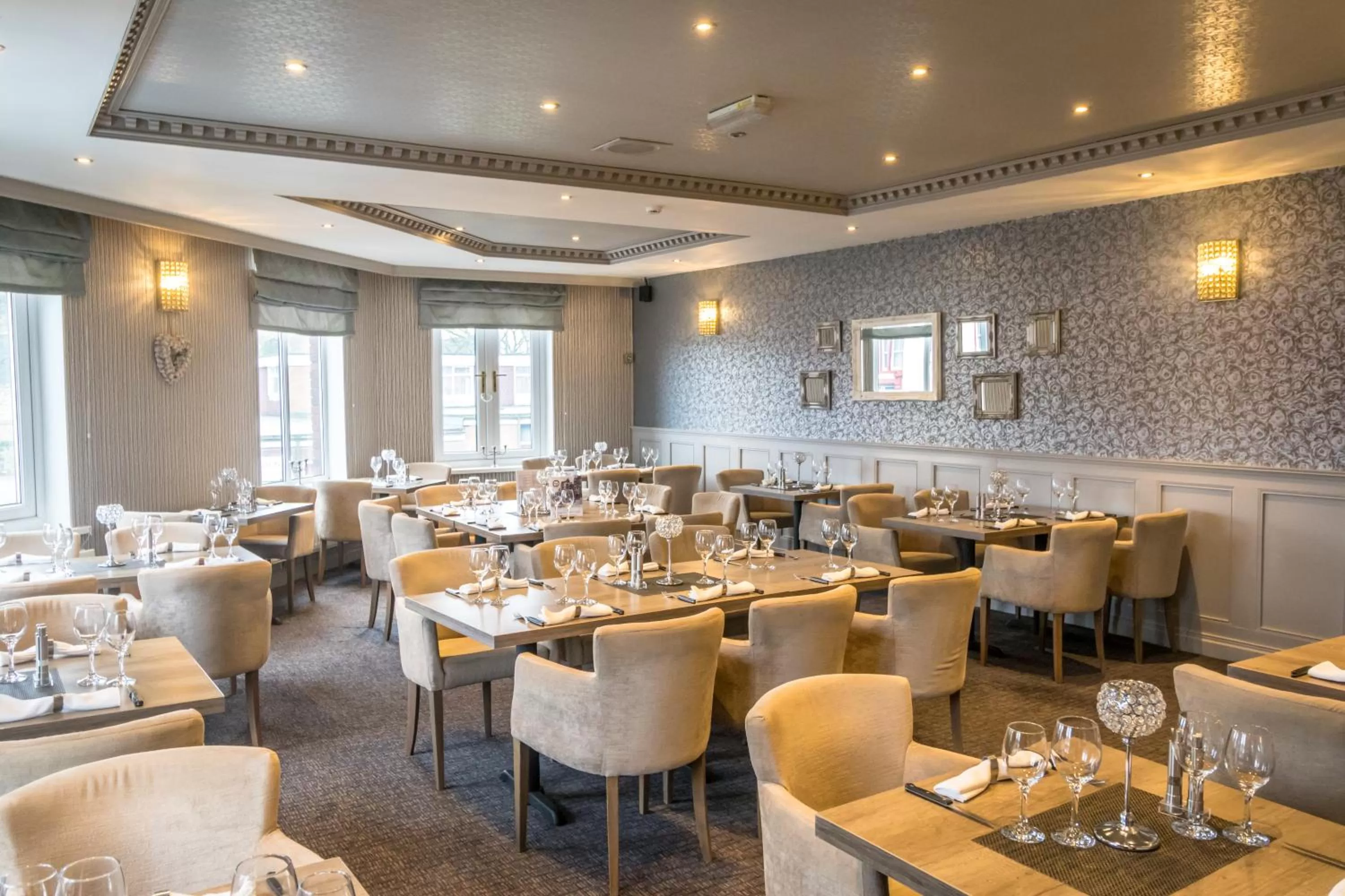 Restaurant/places to eat in Washington Central Hotel and Sleepwell Inn