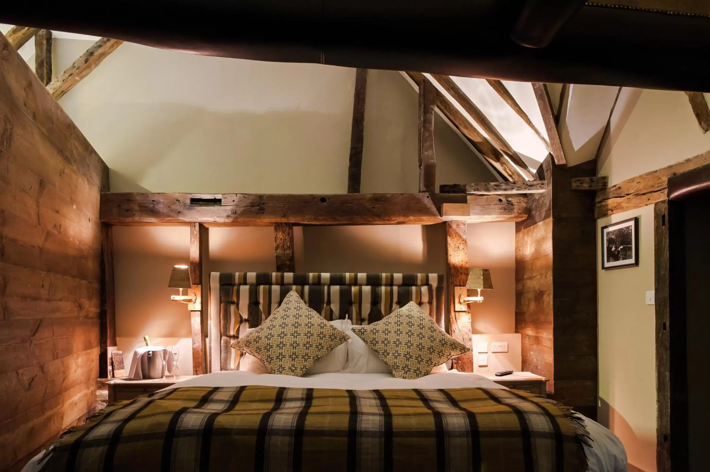Bedroom, Bed in The White Hart, South Harting