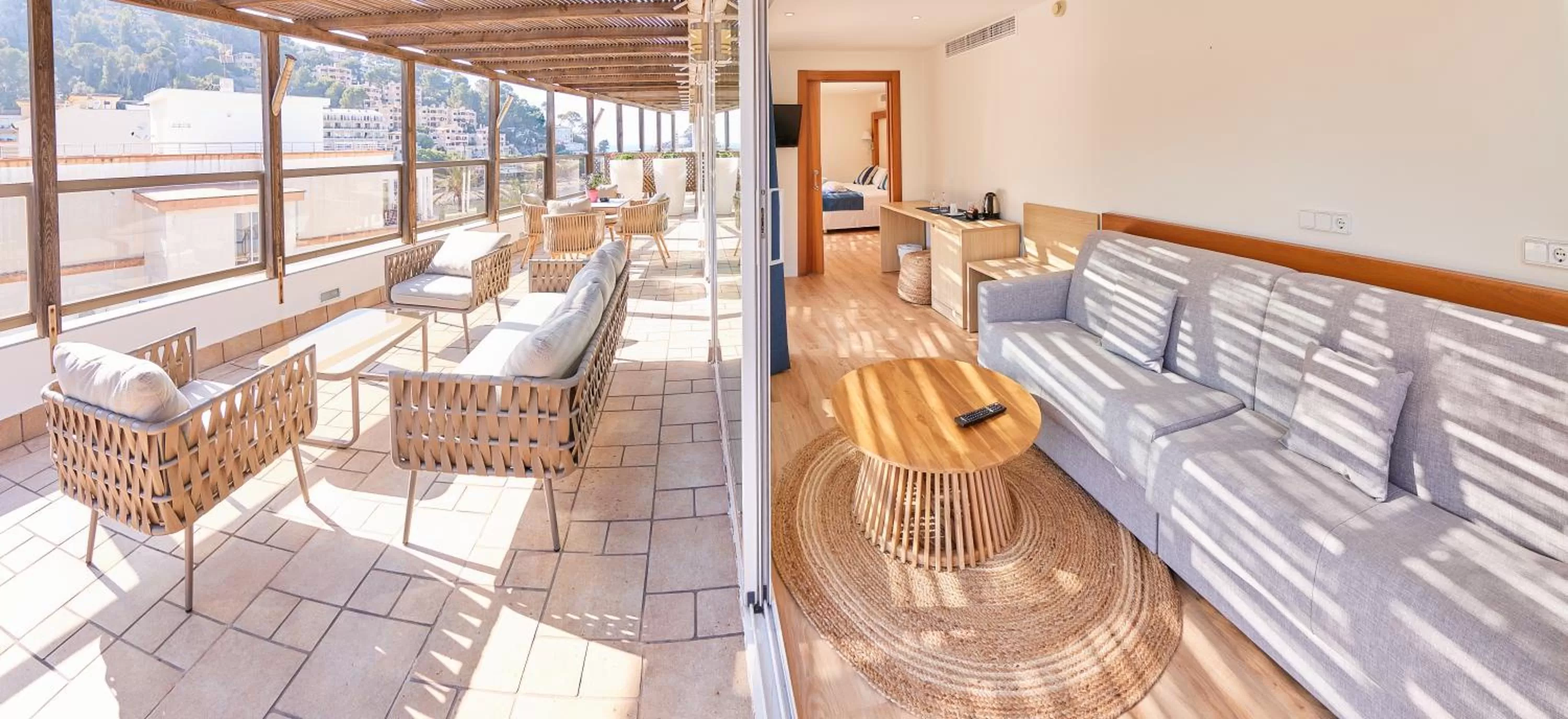 Seating area in Los Geranios