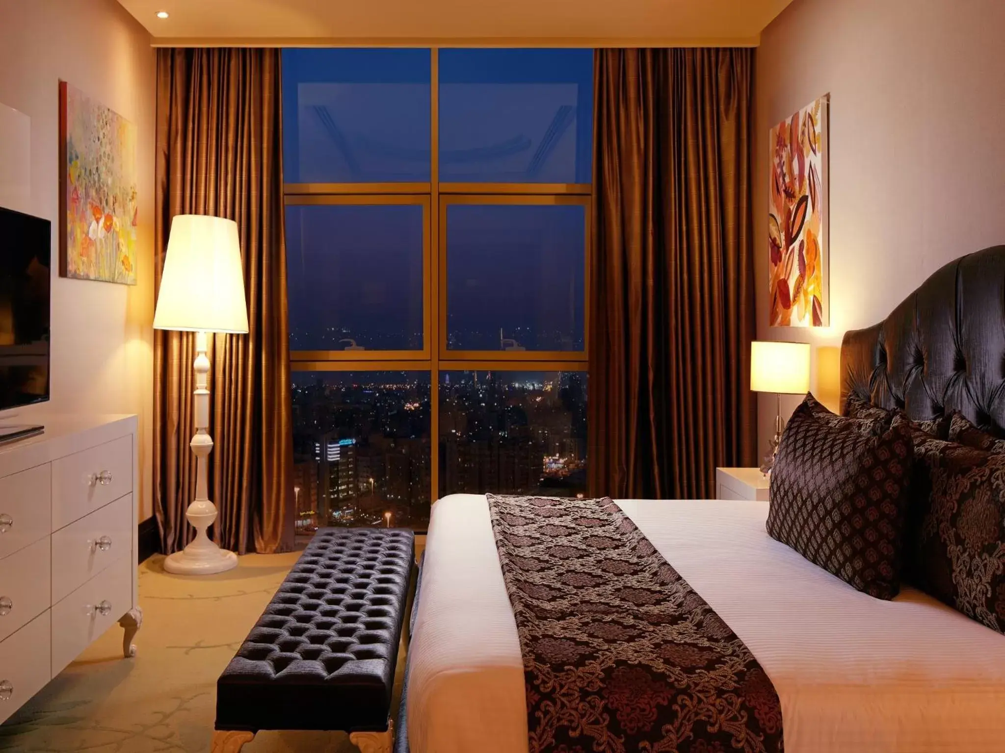 Bedroom, Bed in Millennium Hotel & Convention Centre Kuwait