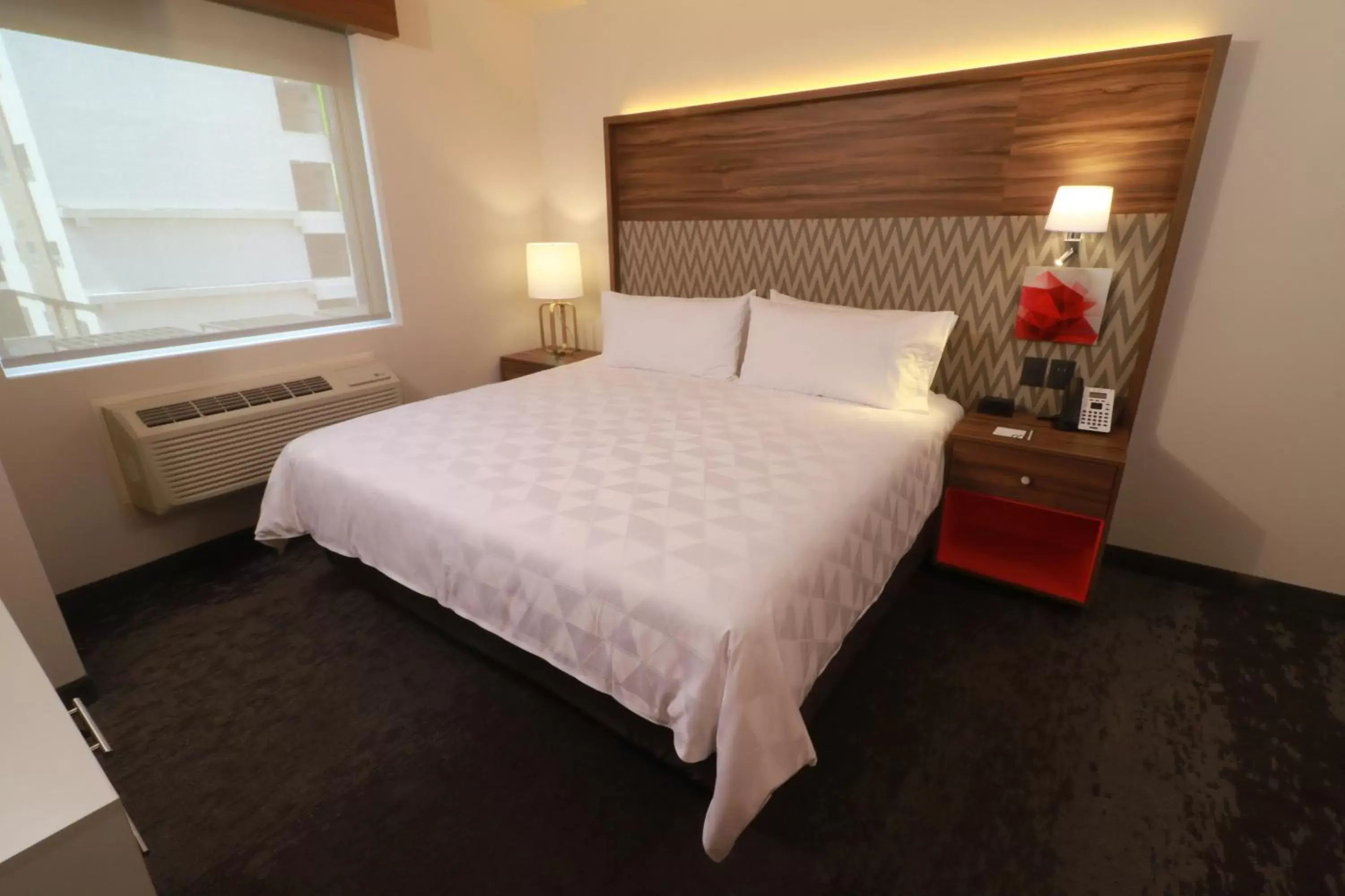 Photo of the whole room, Bed in Holiday Inn & Suites - Monterrey Apodaca Zona Airport, an IHG Hotel