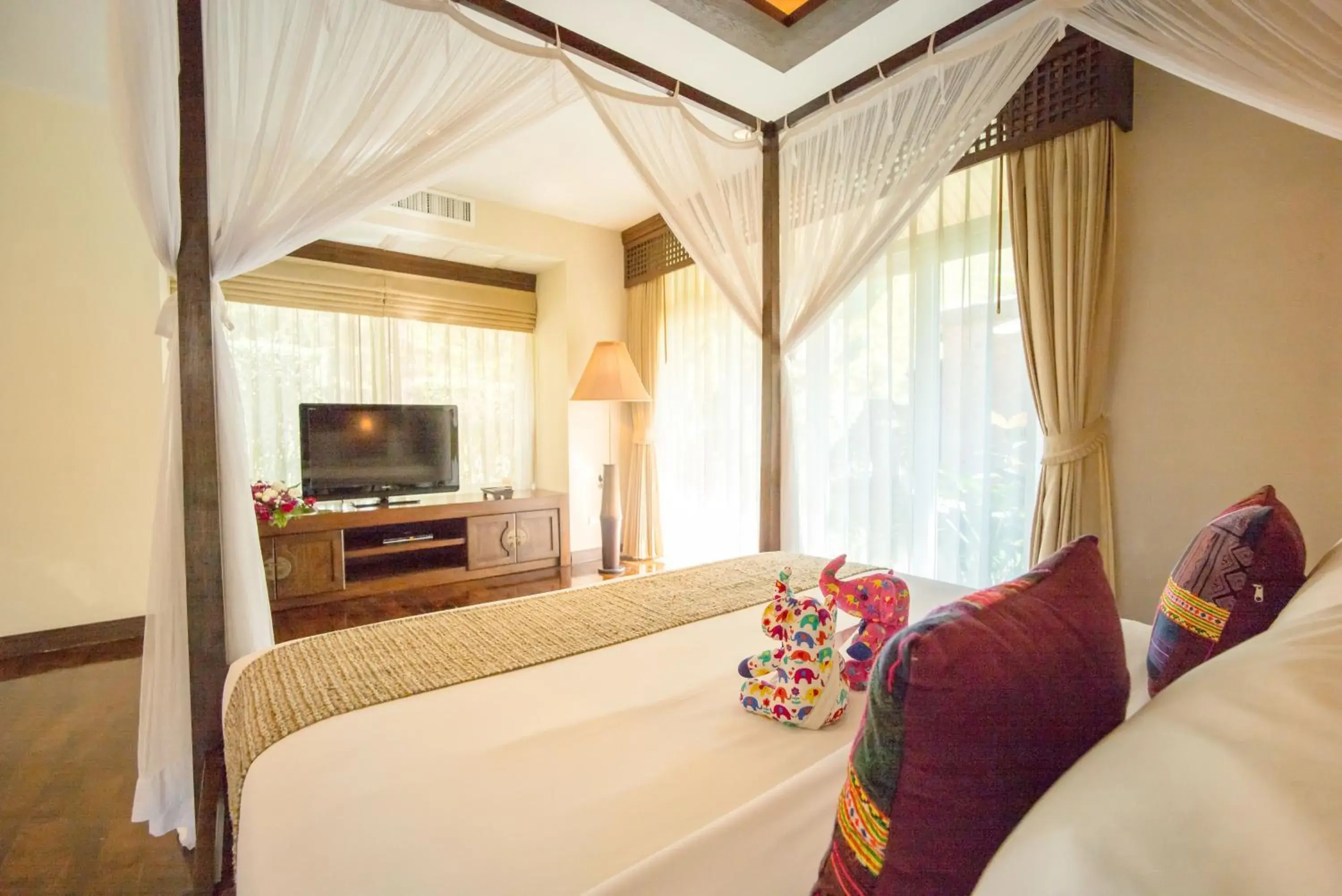 Bedroom, TV/Entertainment Center in Sibsan Resort & Spa Maetaeng SHA
