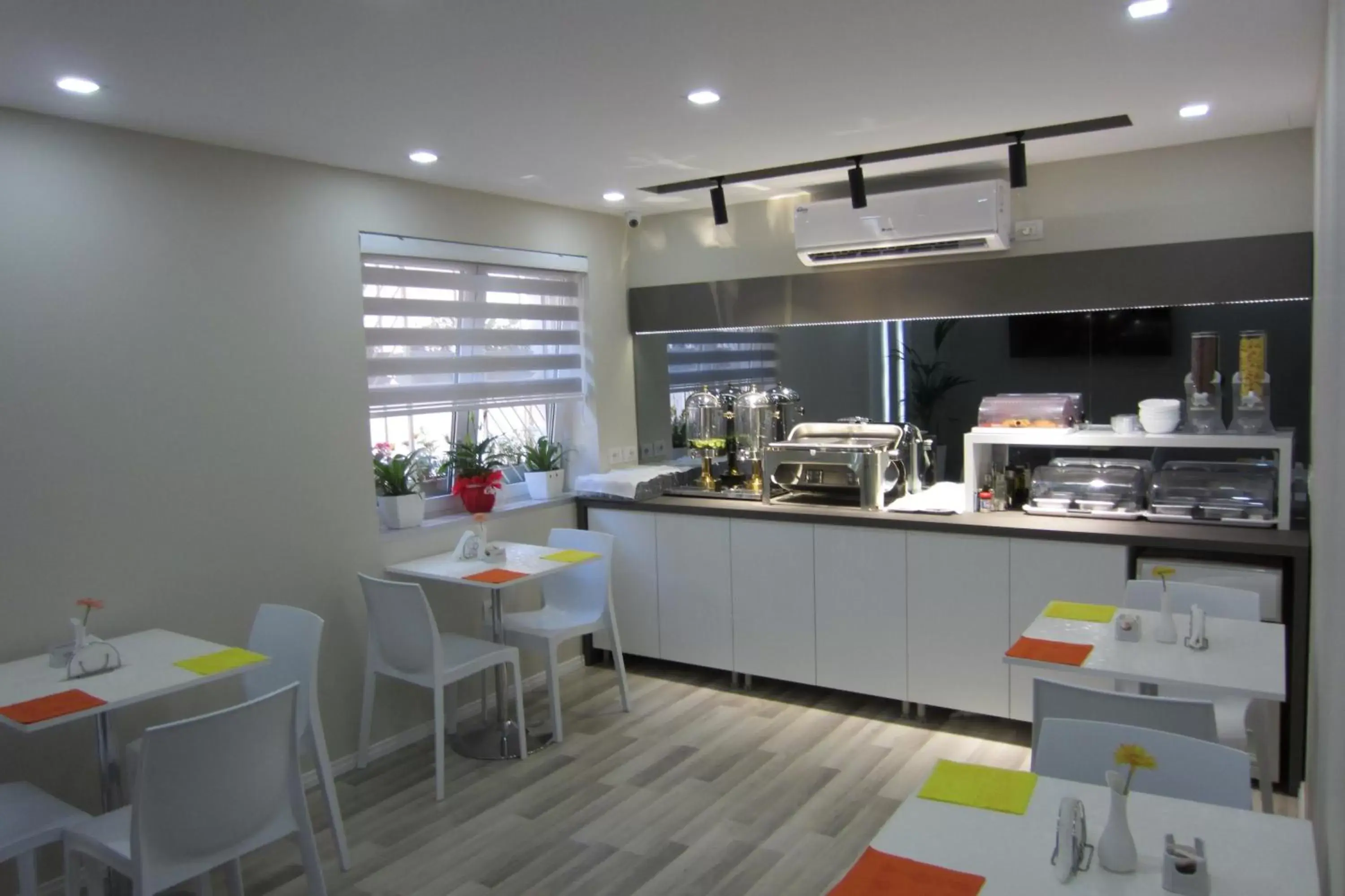 Continental breakfast in Freddy's Hotel Continental breakfast in Freddy's Hotel