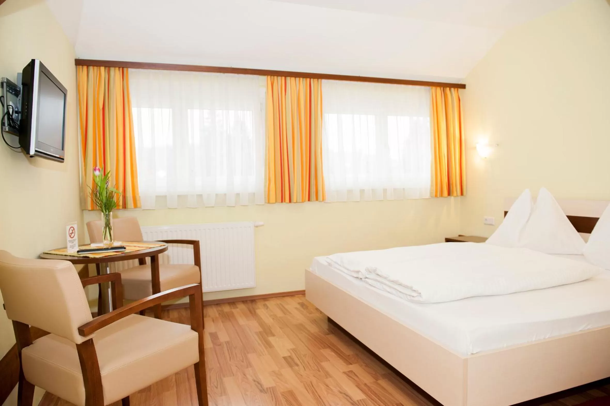 Bed in Hotel Guidassoni