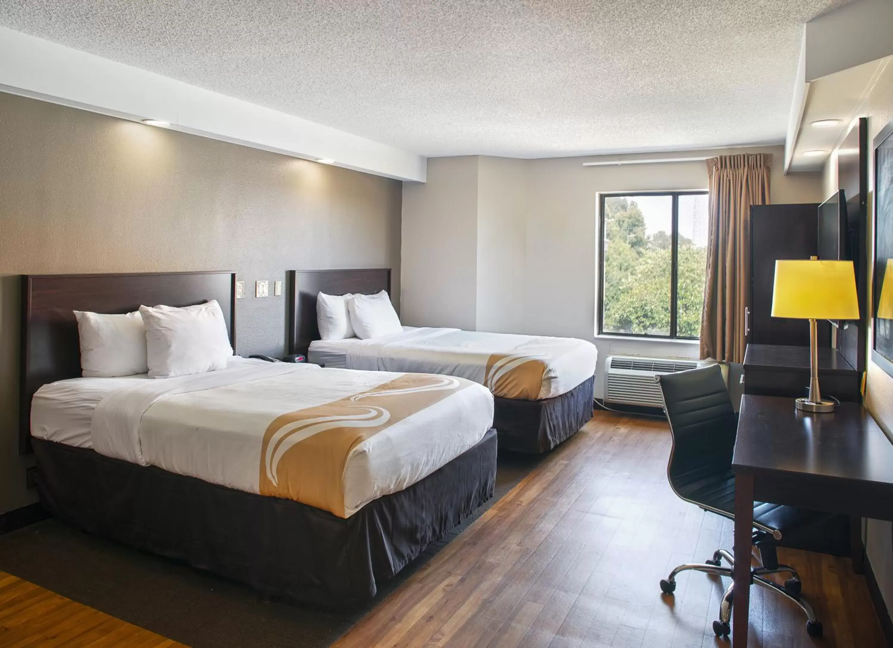 Bedroom, Bed in Quality Inn Bentonville-Rogers