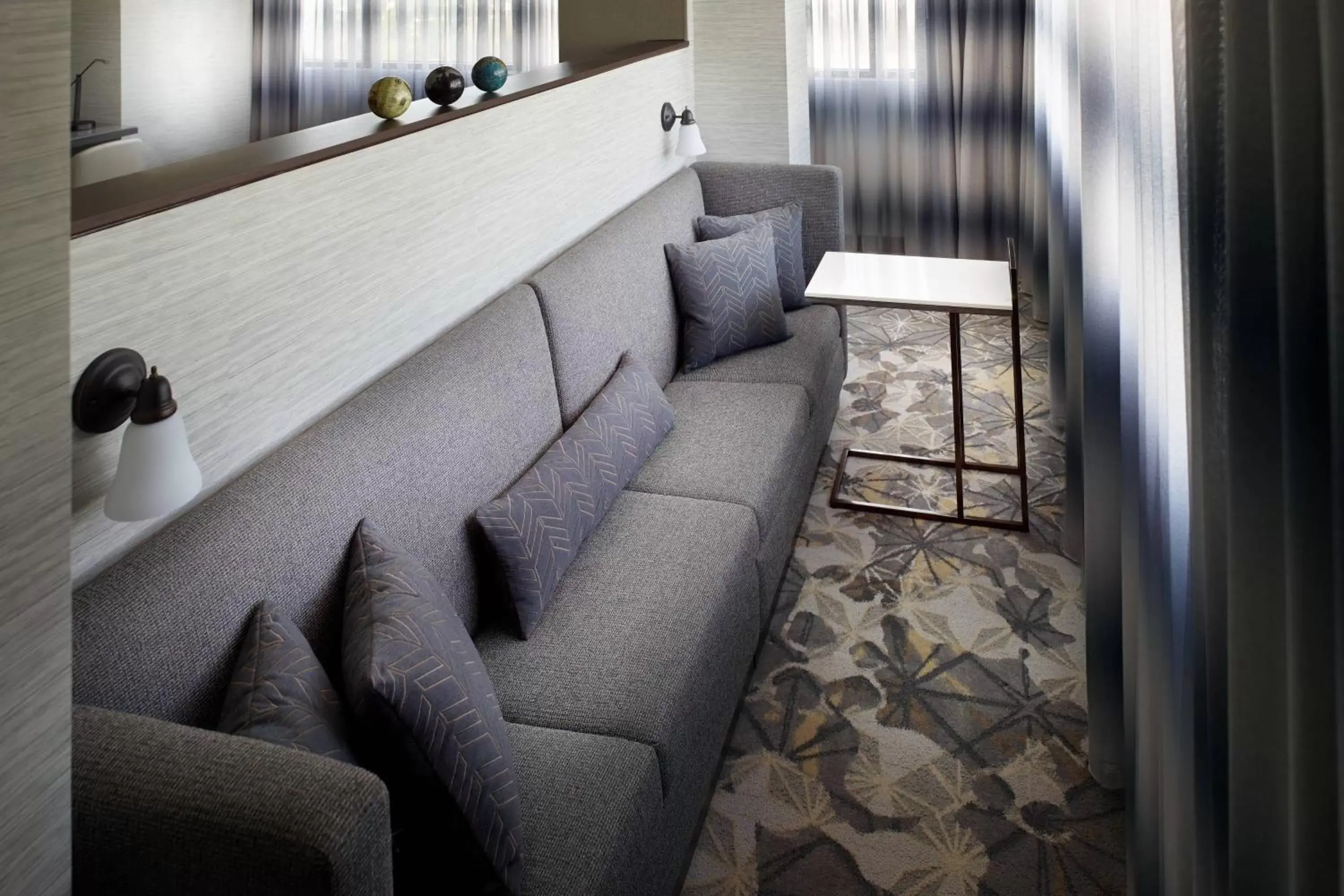 Living room, Seating Area in Atlanta Airport Marriott