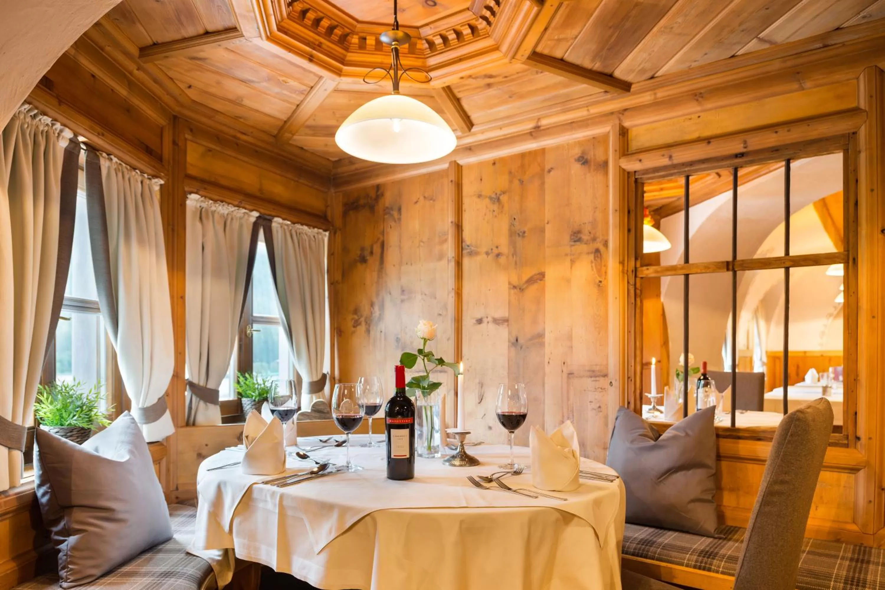 Restaurant/places to eat in Sporthotel Cristall