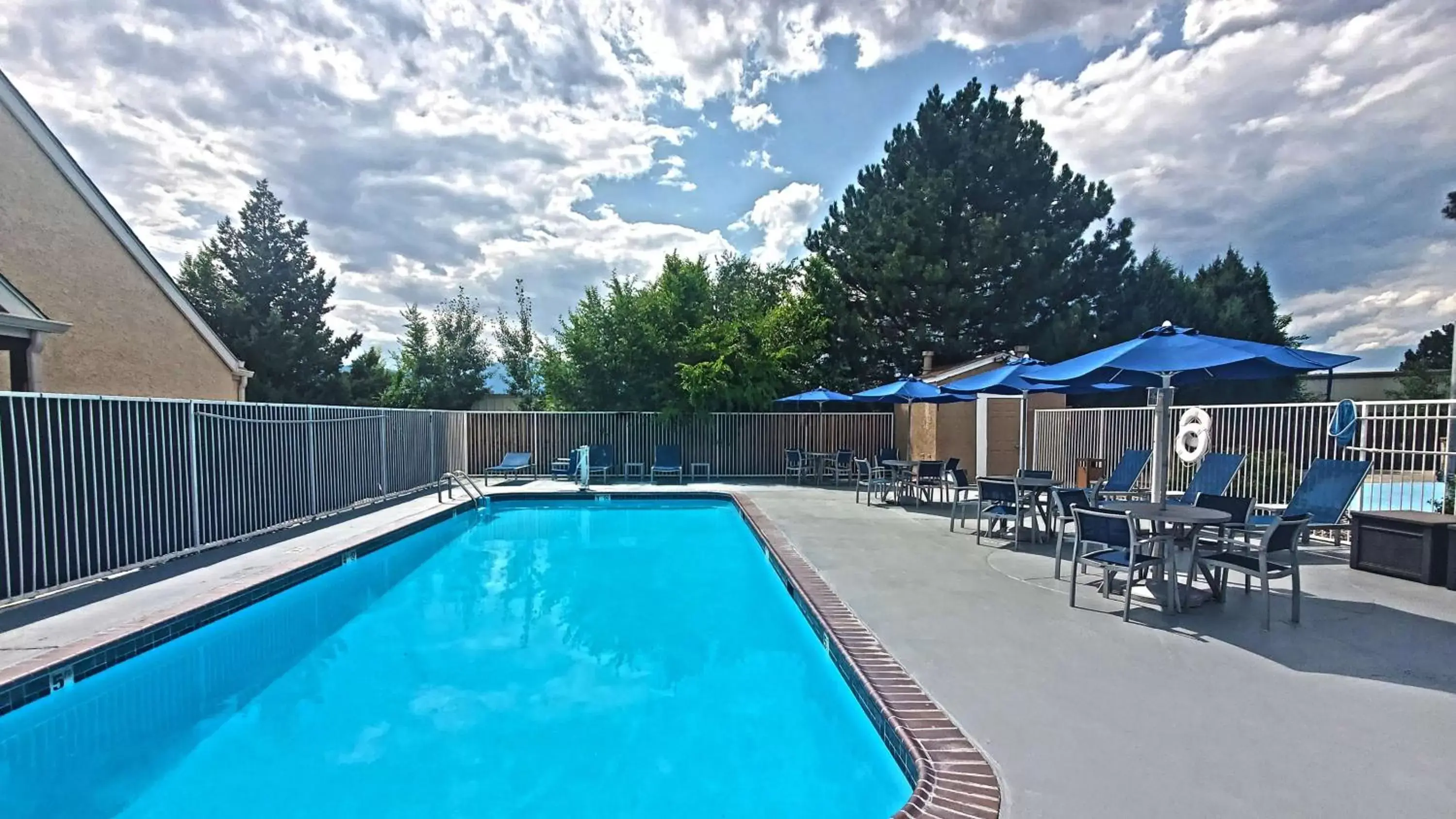 Pool view, Swimming Pool in Sonesta ES Suites Colorado Springs