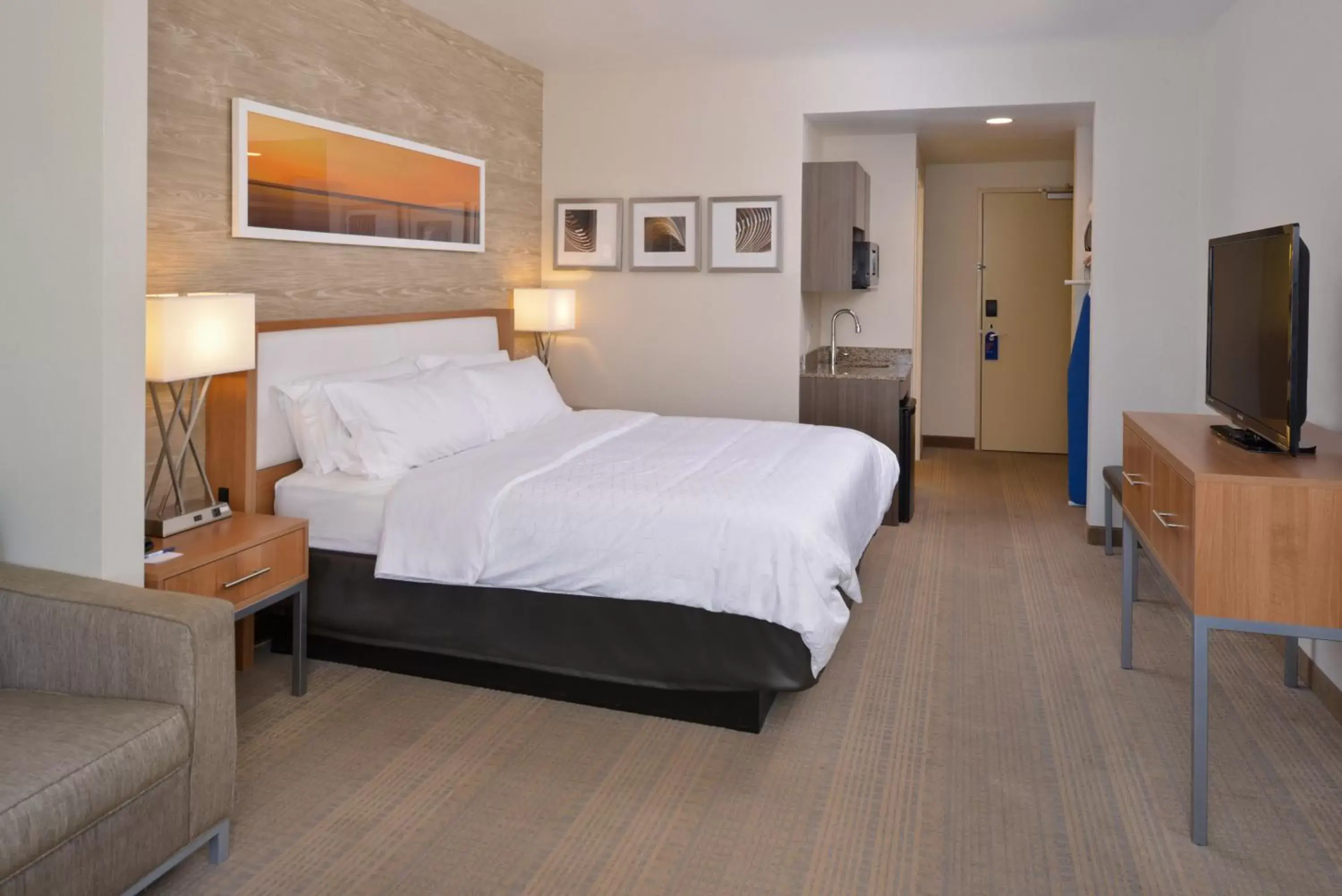 Photo of the whole room, Bed in Holiday Inn Express Pocatello, an IHG Hotel