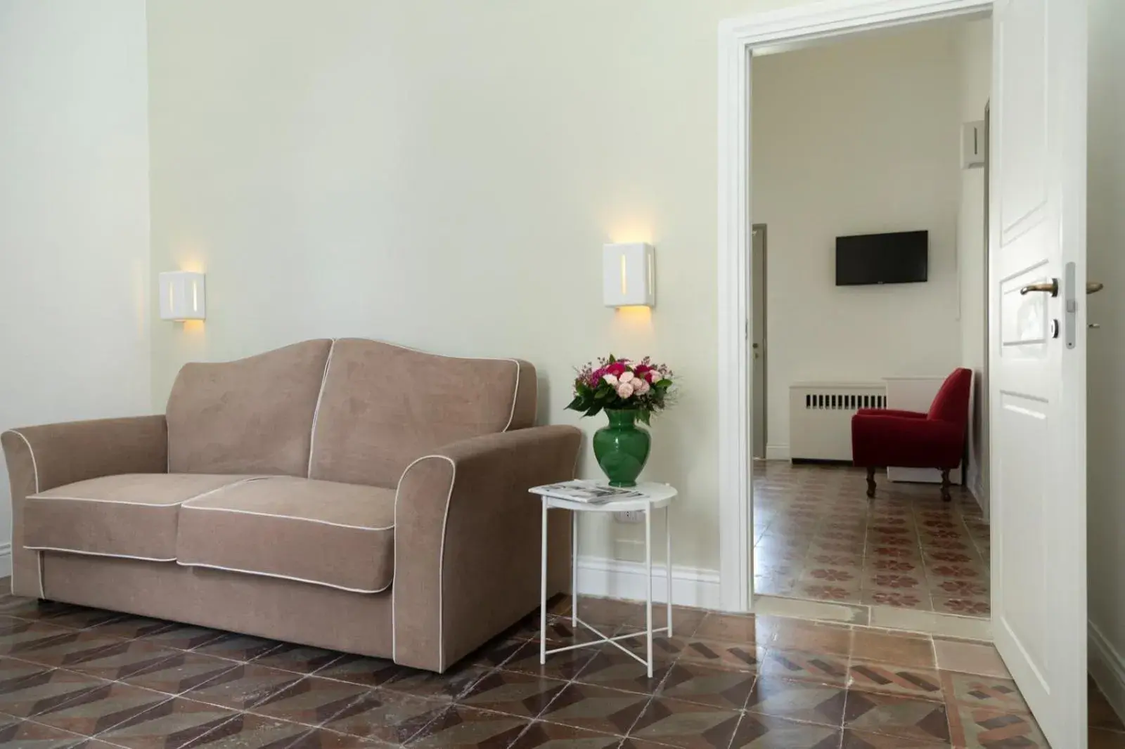 Photo of the whole room, Seating Area in Relais San Martino - Albergo della Felicità by Ria Hotels