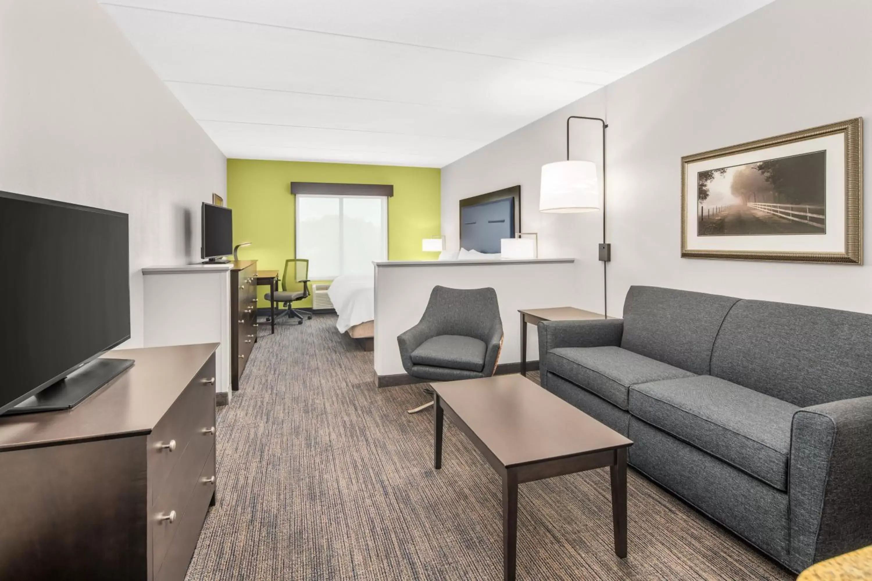 Photo of the whole room, Seating Area in Holiday Inn Express & Suites Wilmington-Newark, an IHG Hotel