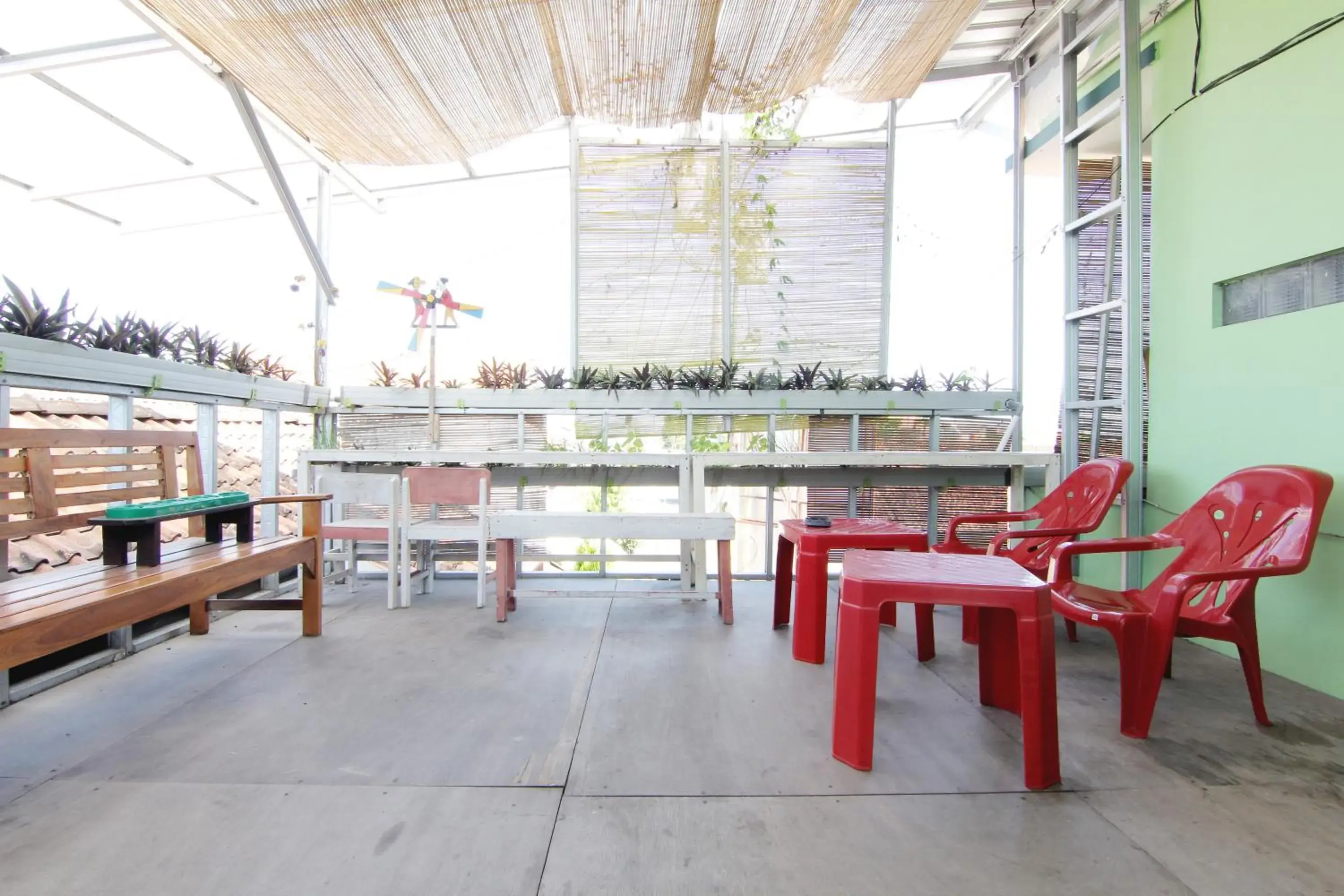 Patio, Restaurant/Places to Eat in Tiga Dua Homestay