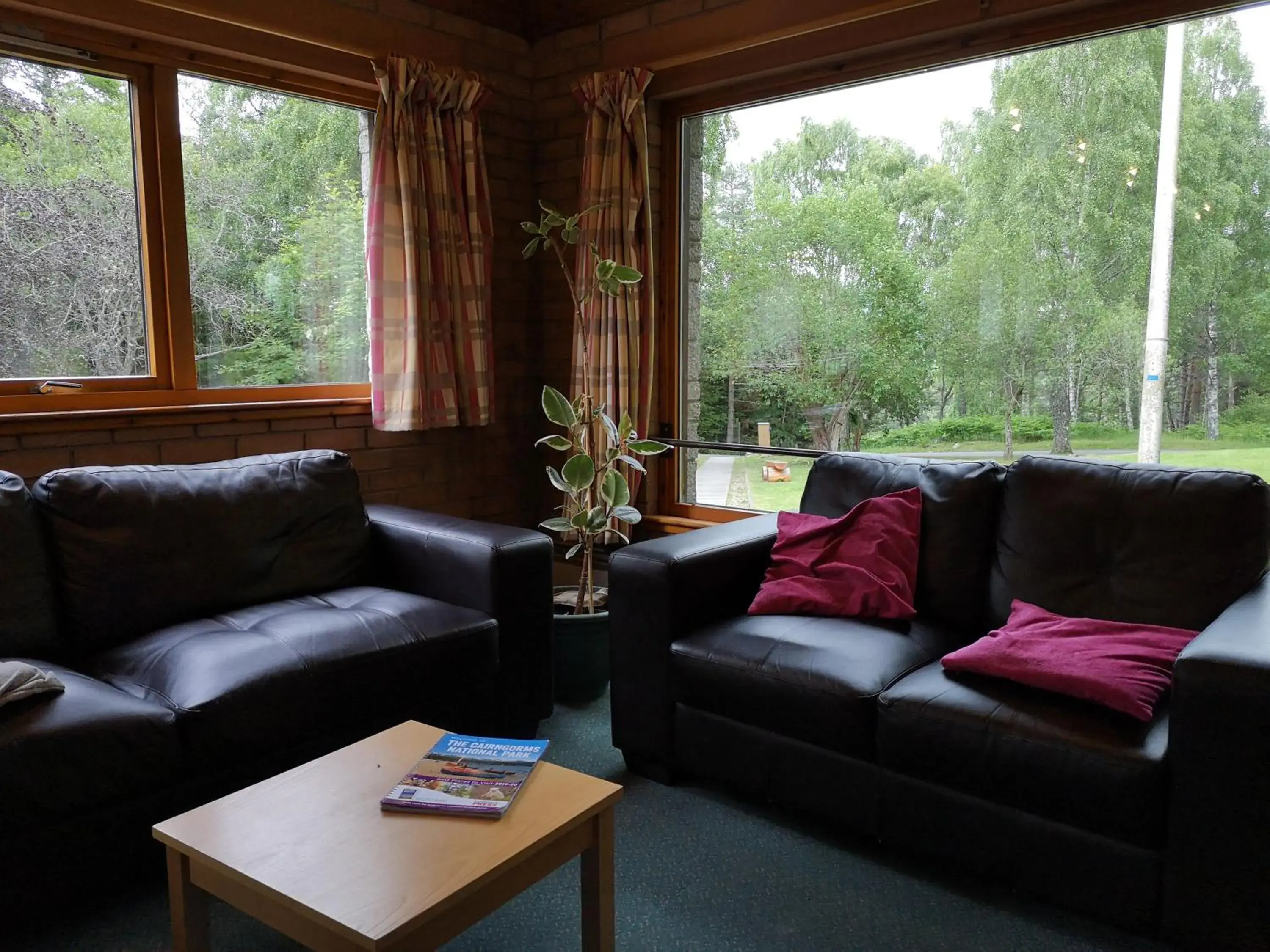 Garden view, Seating Area in Aviemore Youth Hostel