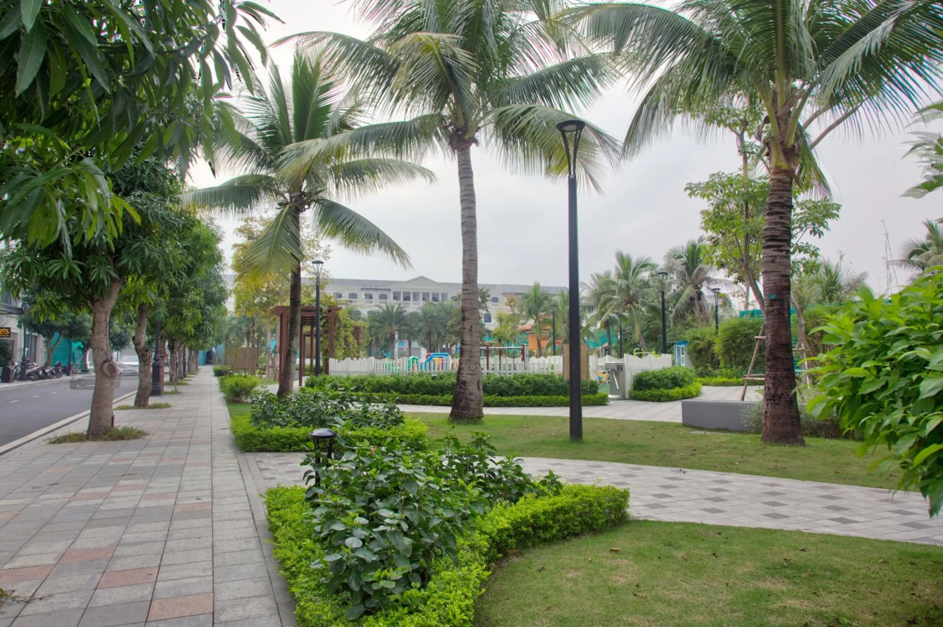 Children play ground, Garden in The Flamboyant #StayWork Vinhomes Marina