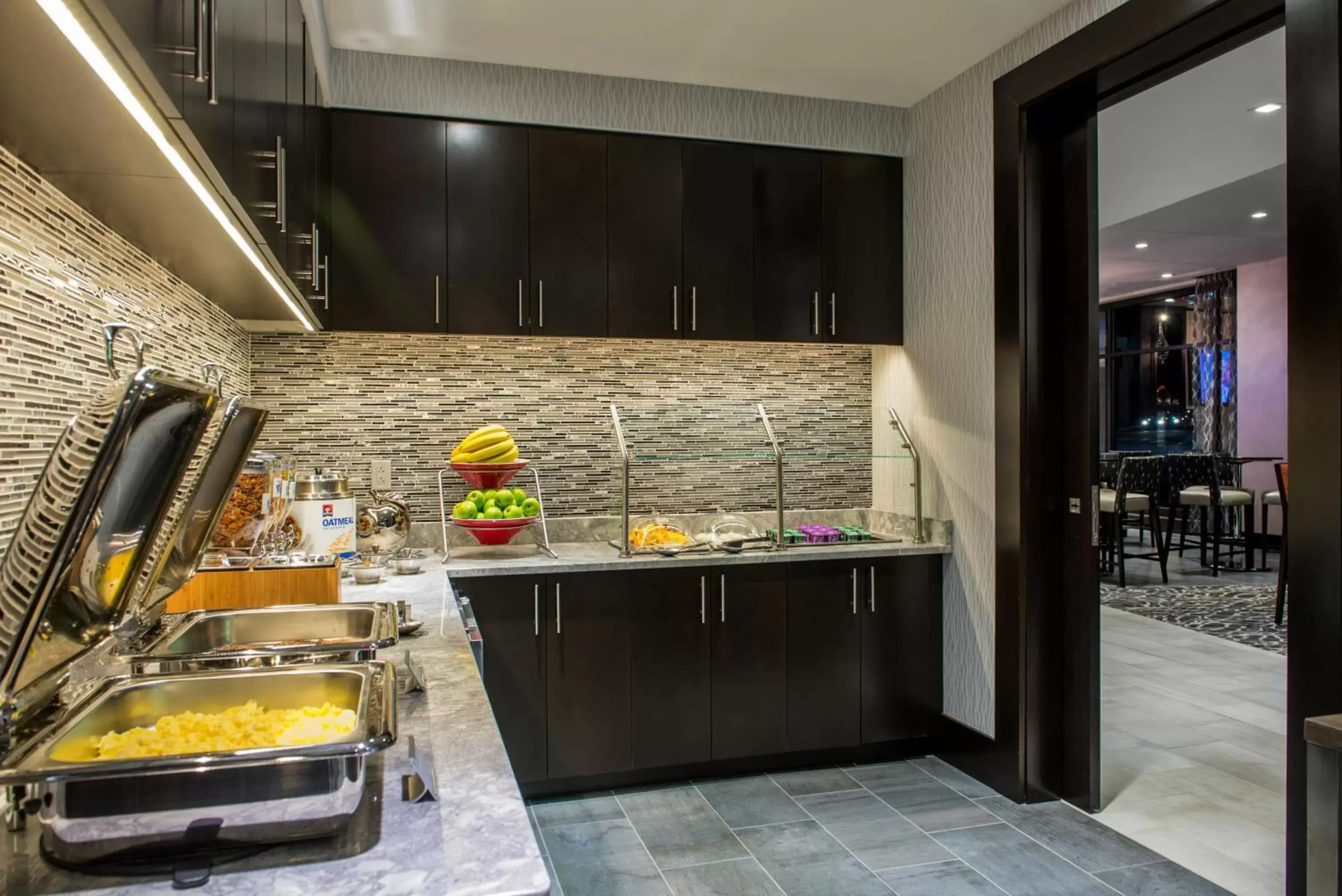 Food and drinks, Kitchen/Kitchenette in Fairfield Inn & Suites by Marriott Boston Cambridge