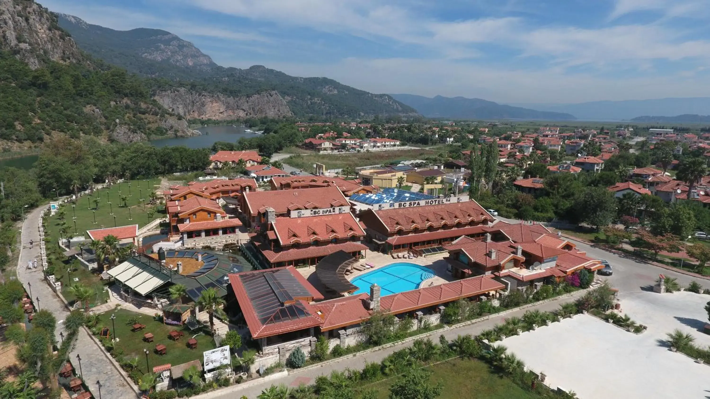 Facade/entrance, Bird's-eye View in Bc Spa Hotel