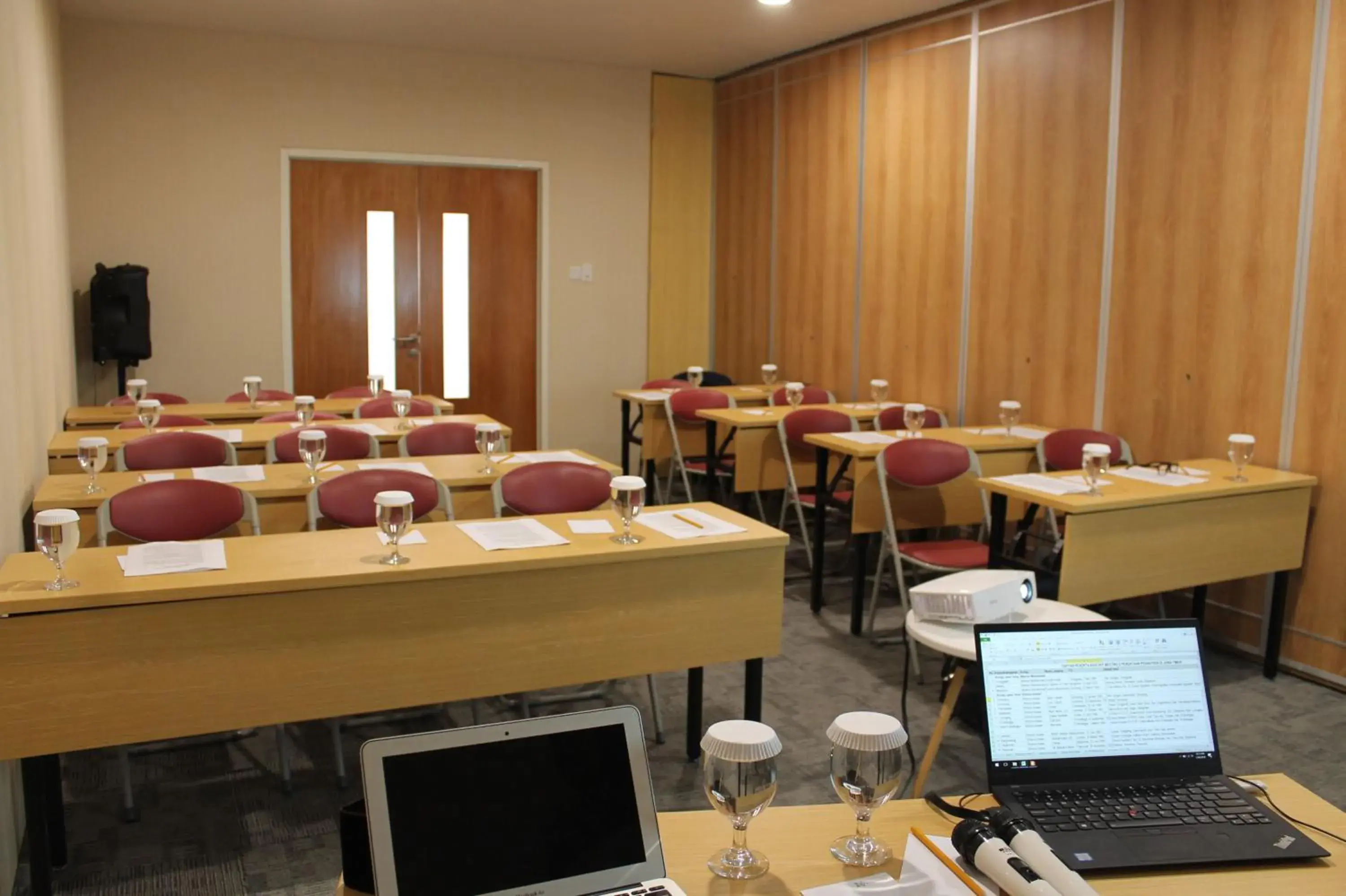 Business facilities in Choice City Hotel