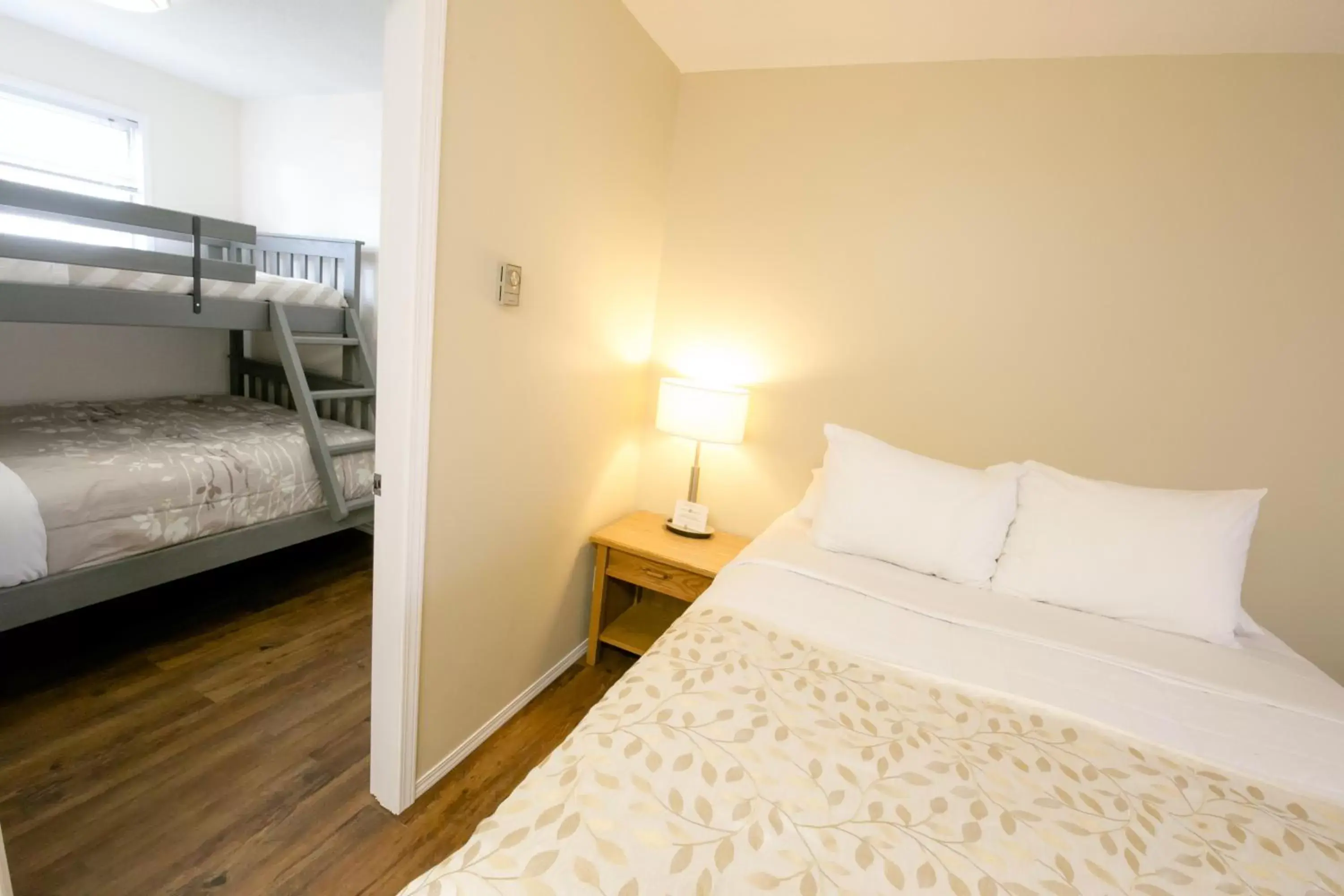 Photo of the whole room, Bunk Bed in Crystal Springs Motel