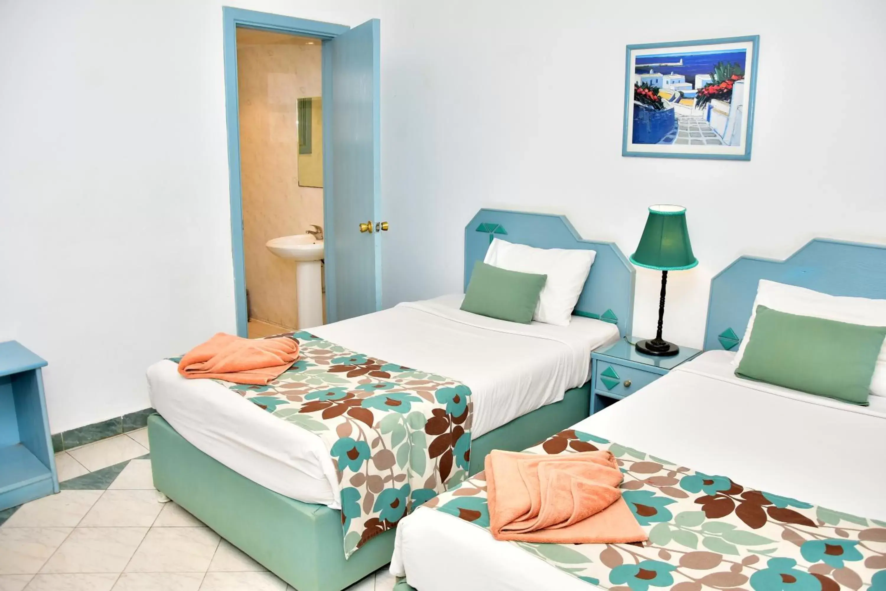 Bed in Dive Inn Resort