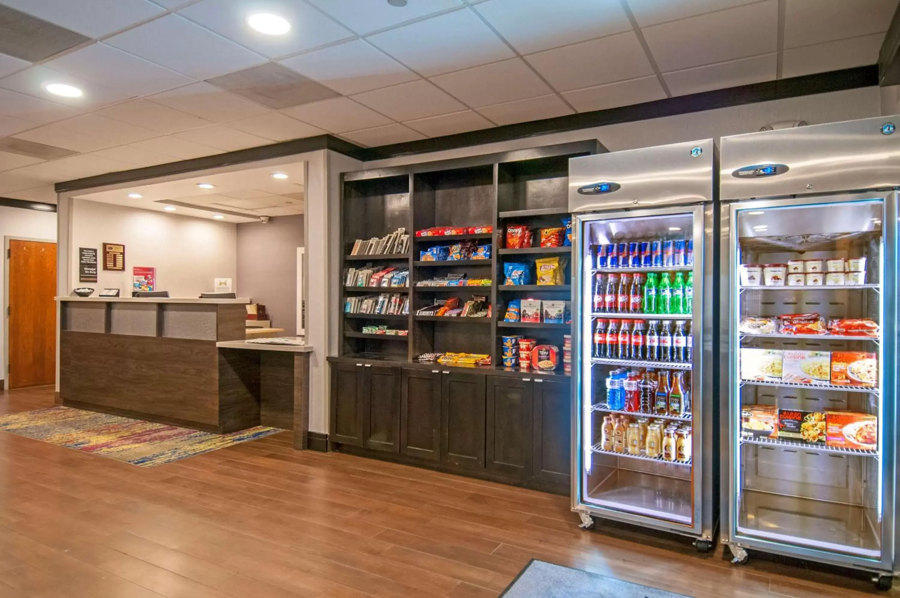 Dining area, Supermarket/Shops in Hampton Inn Shreveport/Bossier City