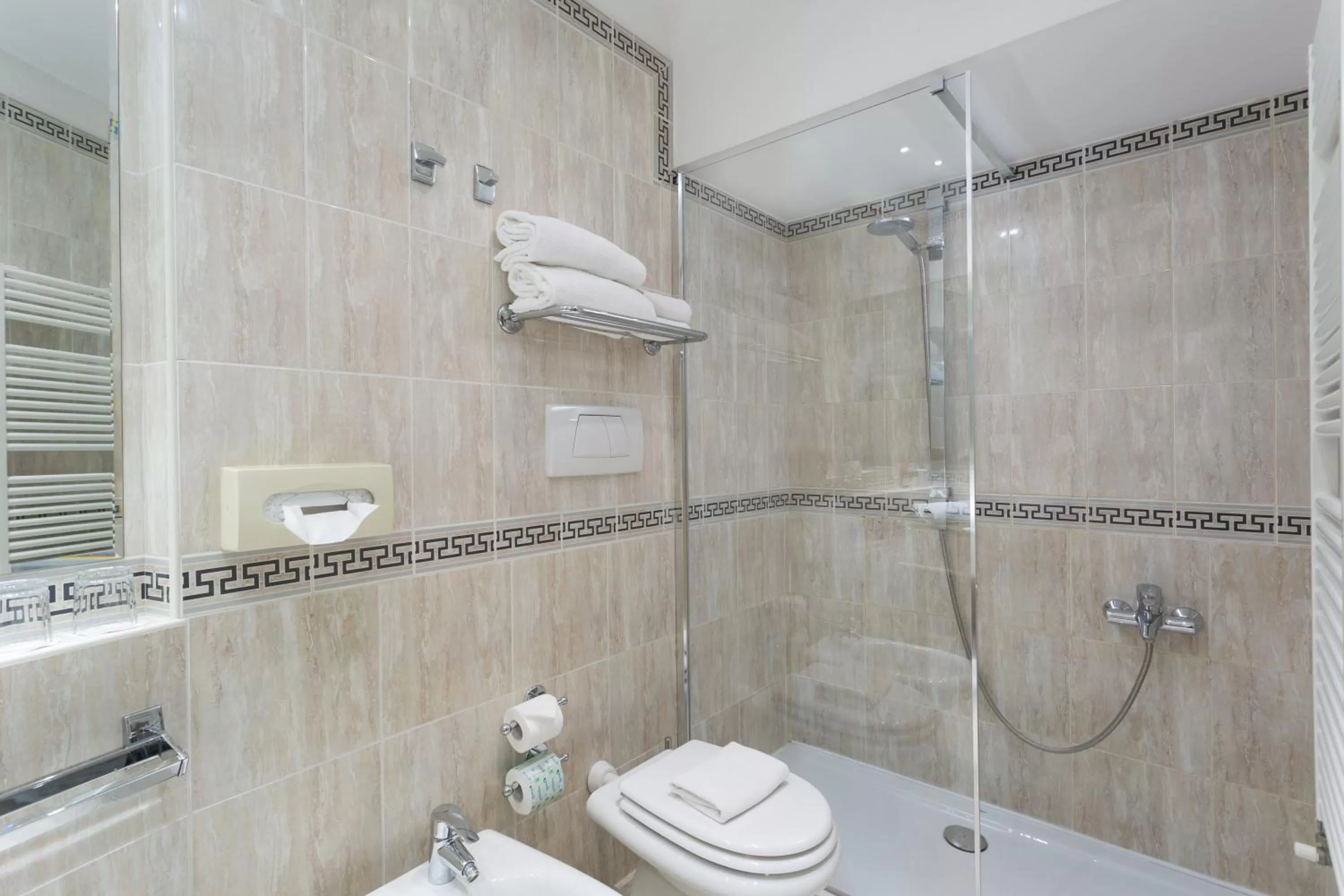 Bathroom in Hotel Imperiale Rimini & SPA