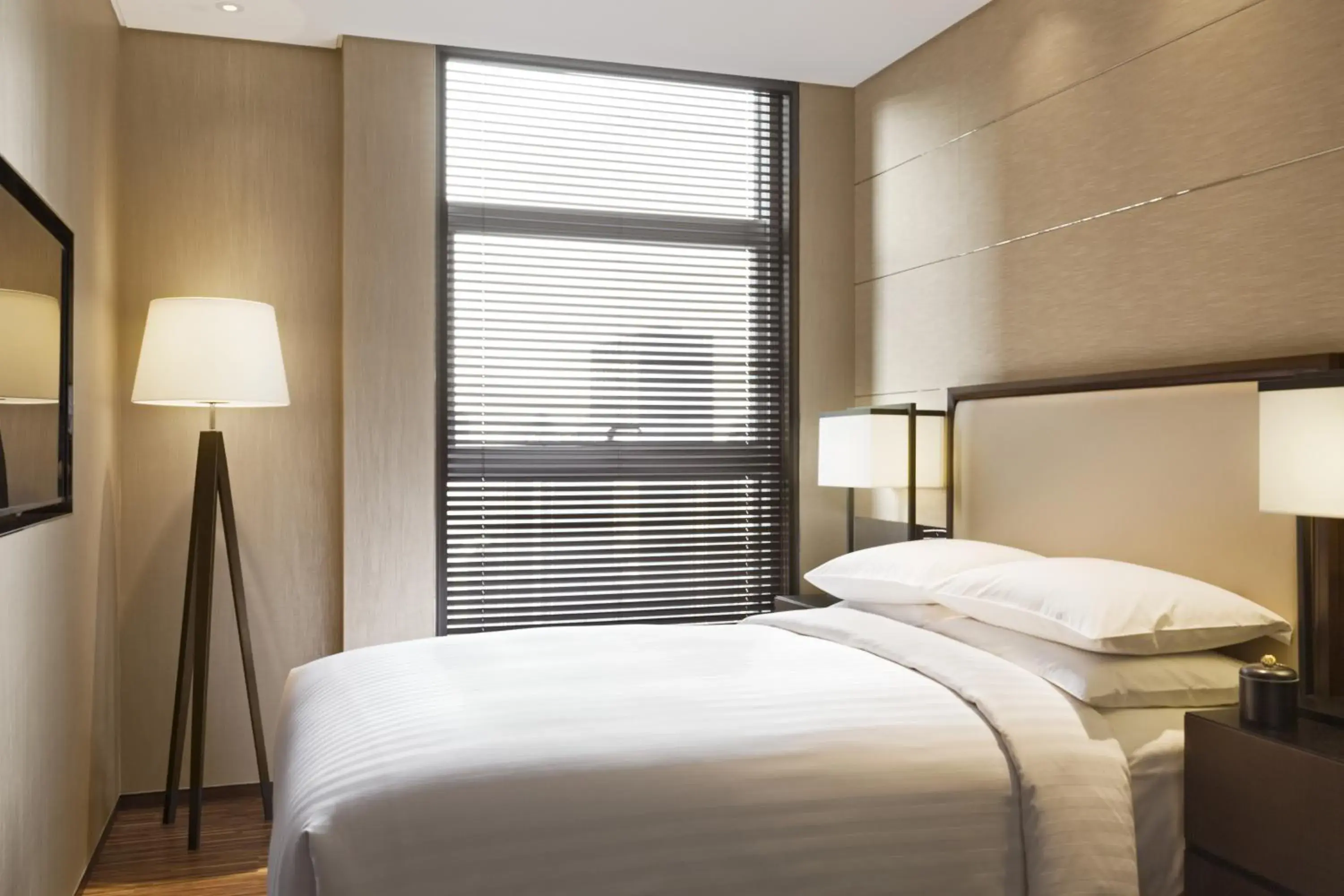 Bed in The Fairway Place, Xi'an - Marriott Executive Apartments