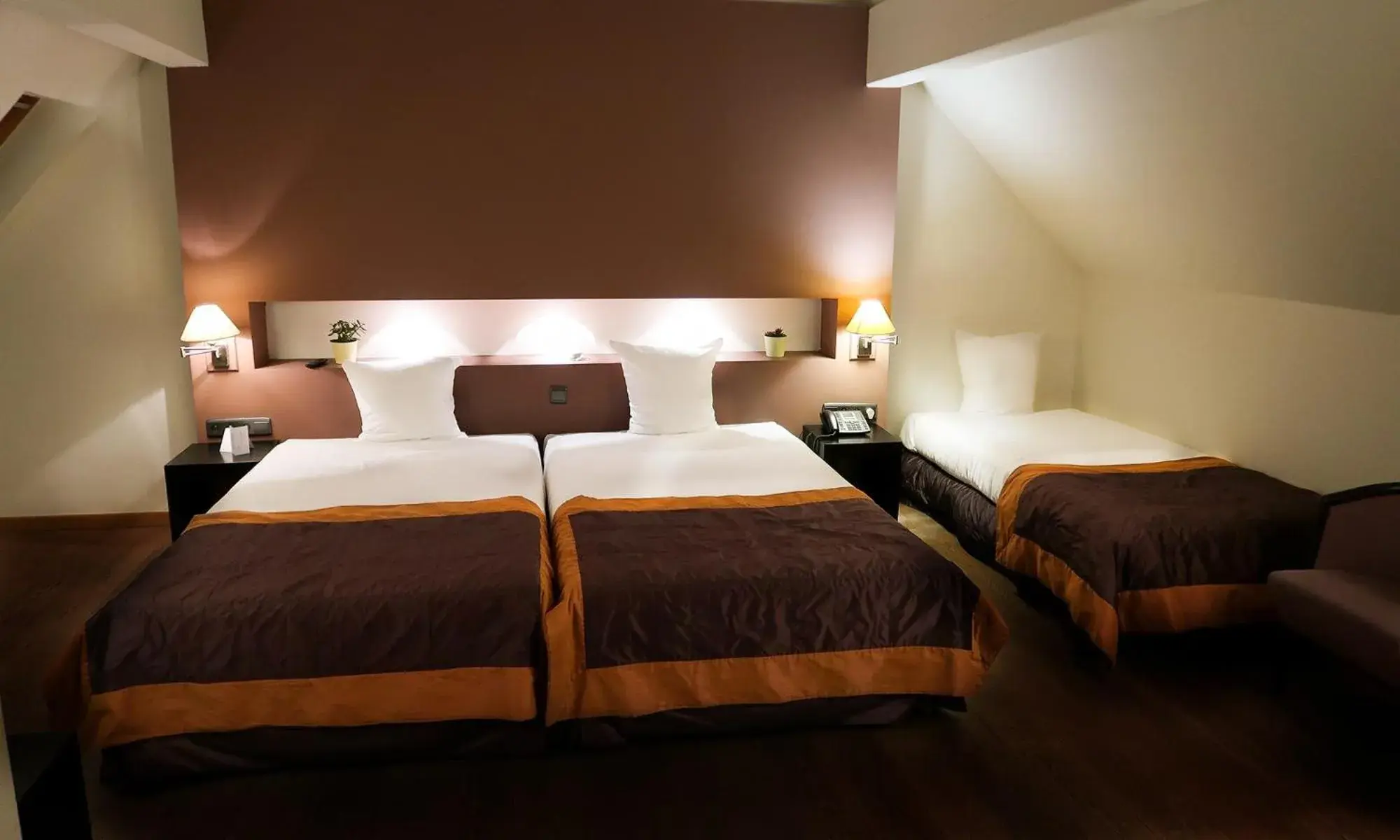 Bedroom, Bed in Hotel Van Eyck