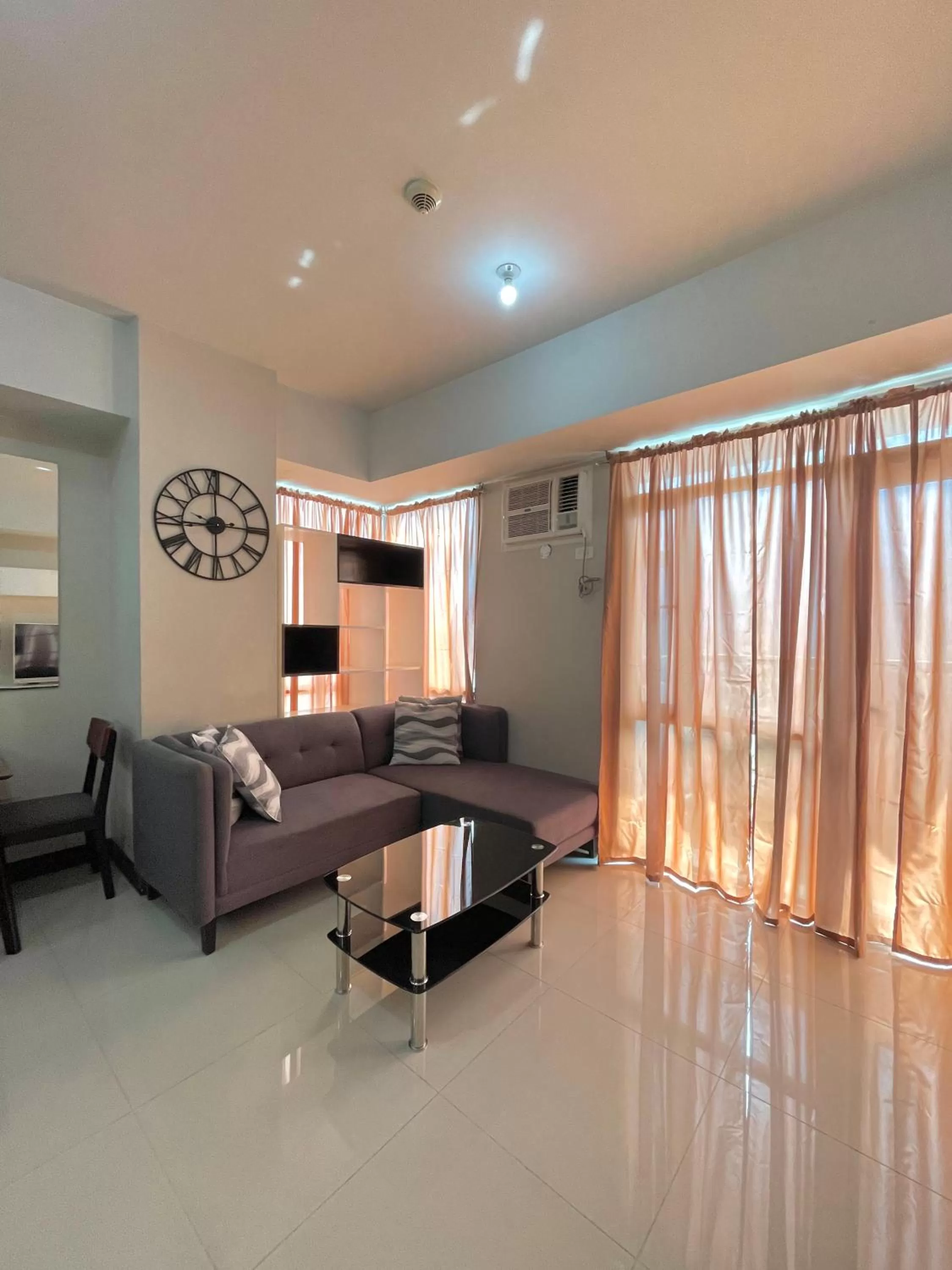 Cubao, Quezon City Condo Staycation (wifi and netflix ready)