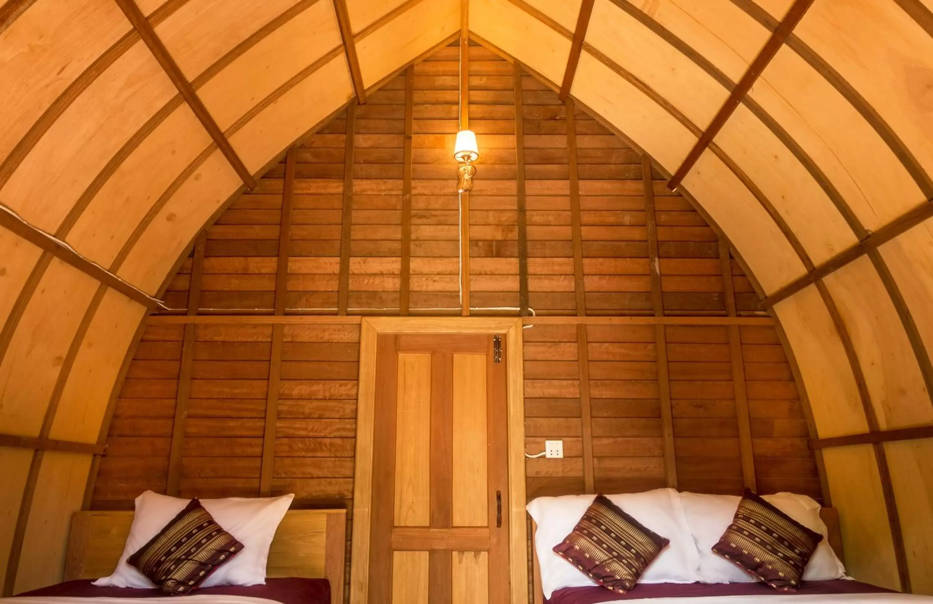 Photo of the whole room, Bed in Bamboo Bungalow