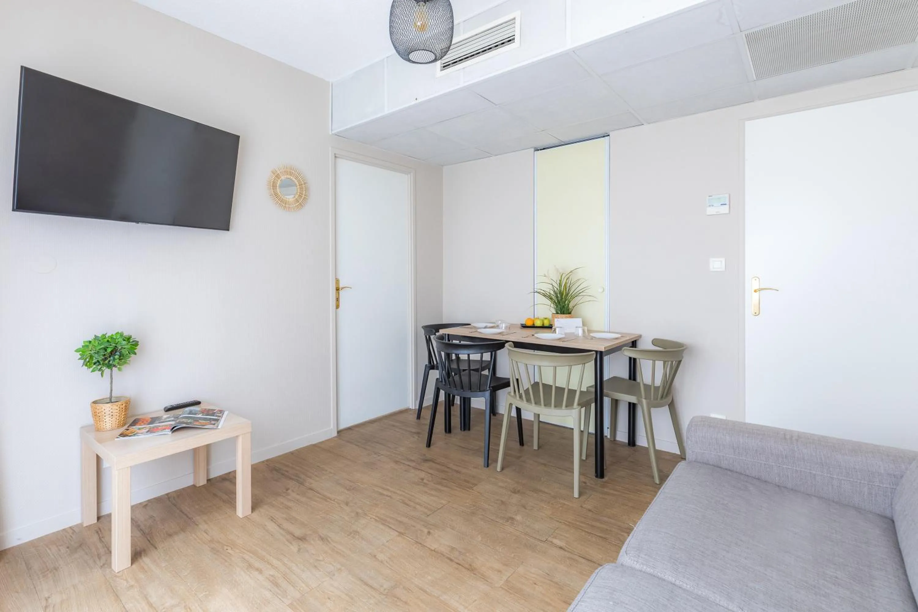 TV and multimedia in Appart'City Classic Bordeaux Centre