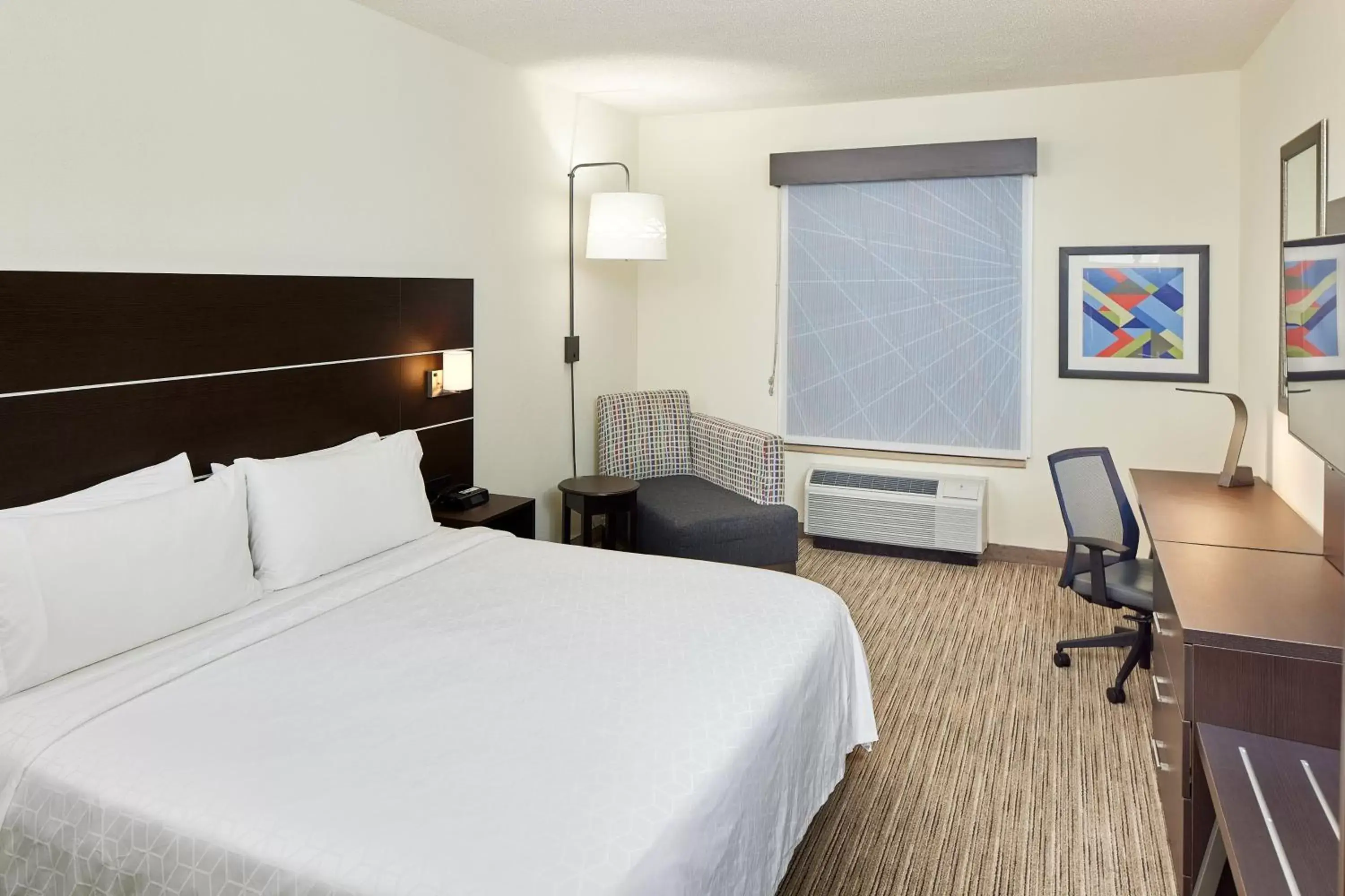 Photo of the whole room, Bed in Holiday Inn Express Hotel & Suites- Gadsden, an IHG Hotel