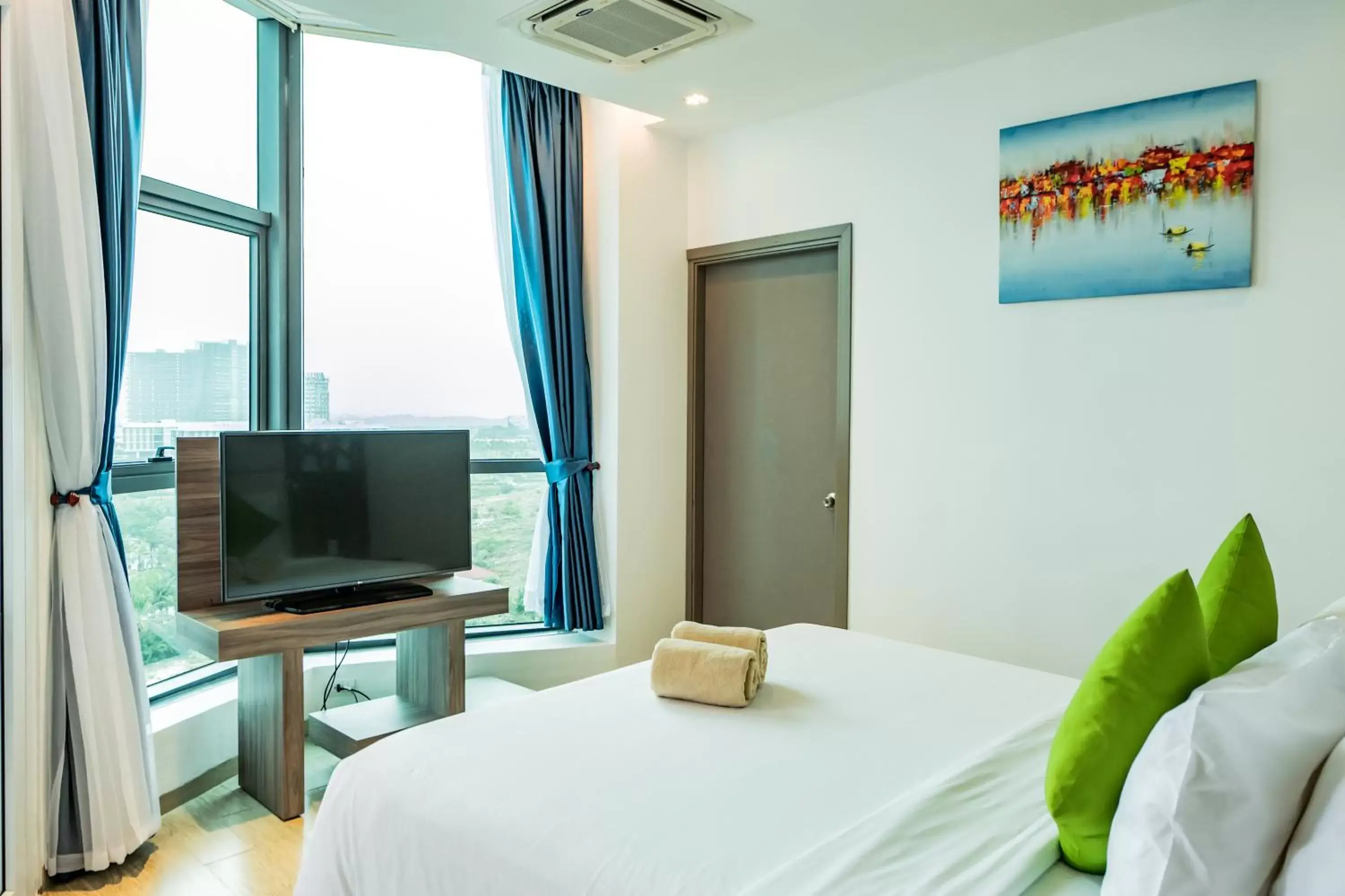 Bedroom, TV/Entertainment Center in Swandor Cam Ranh Resort-Ultra All Inclusive