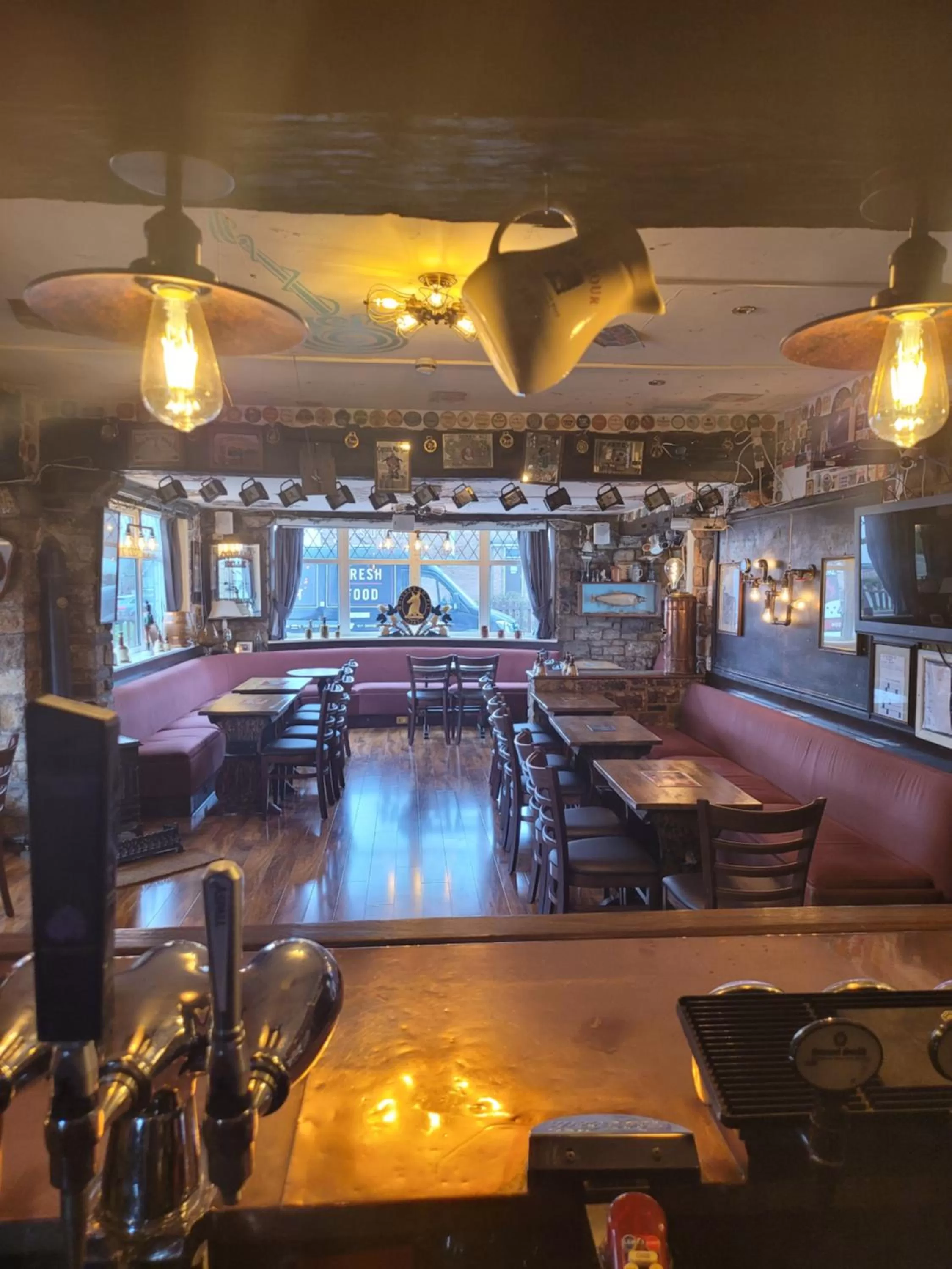 the jackdaw pub SELF CATERING STATIC CARAVAN free breakfast supplied