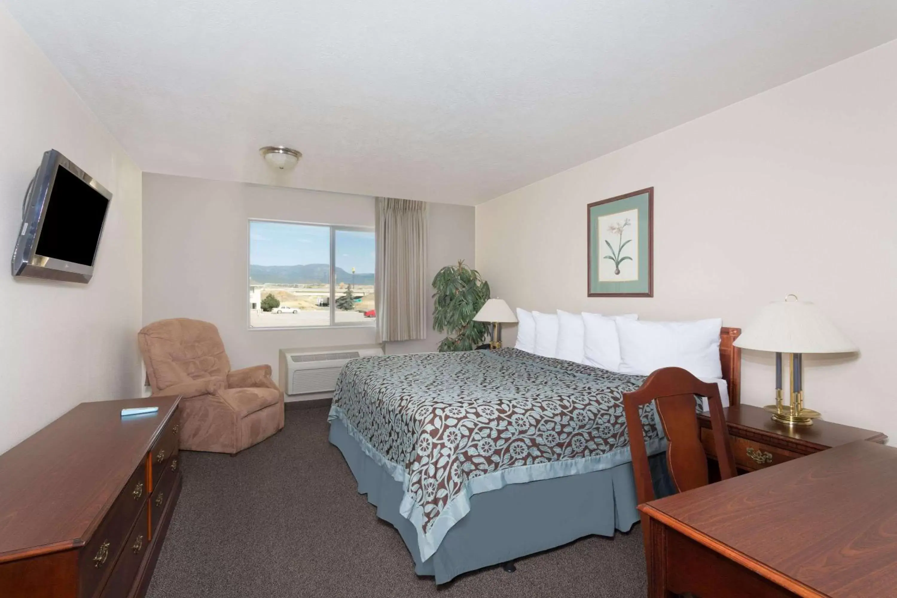 Photo of the whole room in Days Inn by Wyndham Beaver