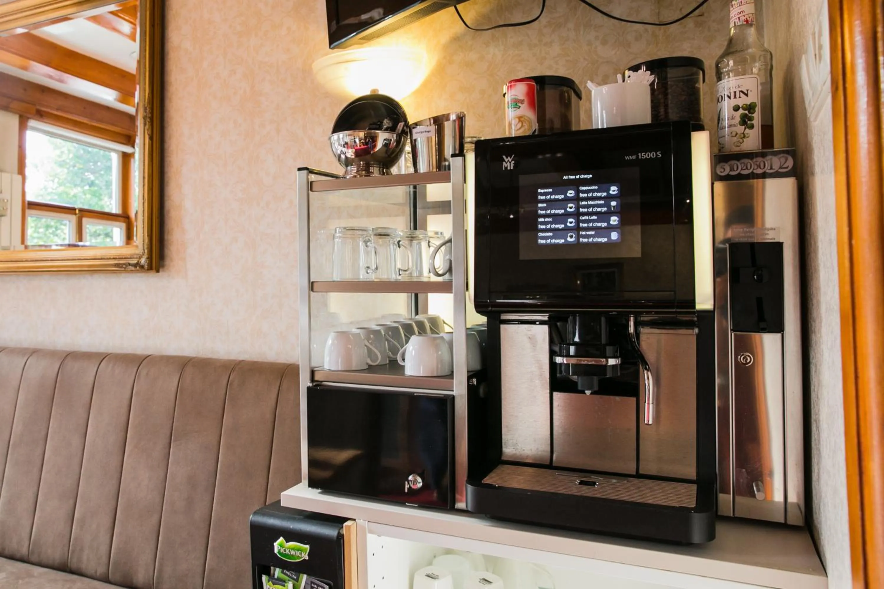 Drinks in Hotel Atlanta