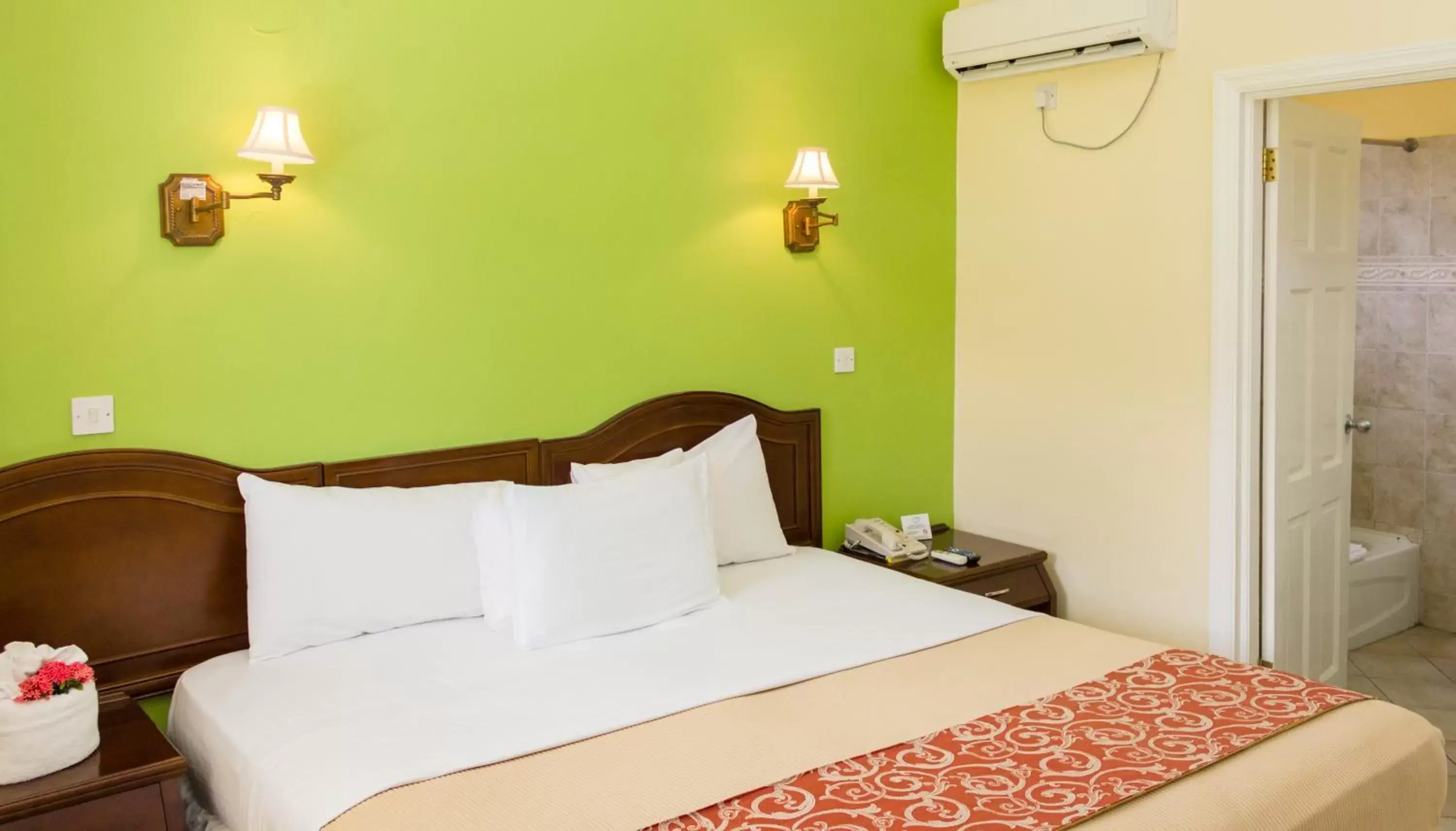 One Bedroom Croton Suite in Bay Gardens Hotel