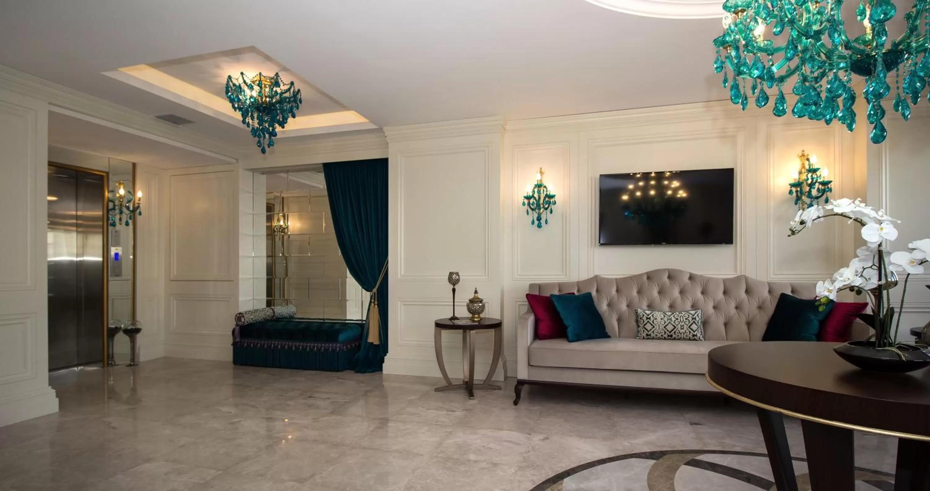 Lobby or reception in Istanbul Town Hotel