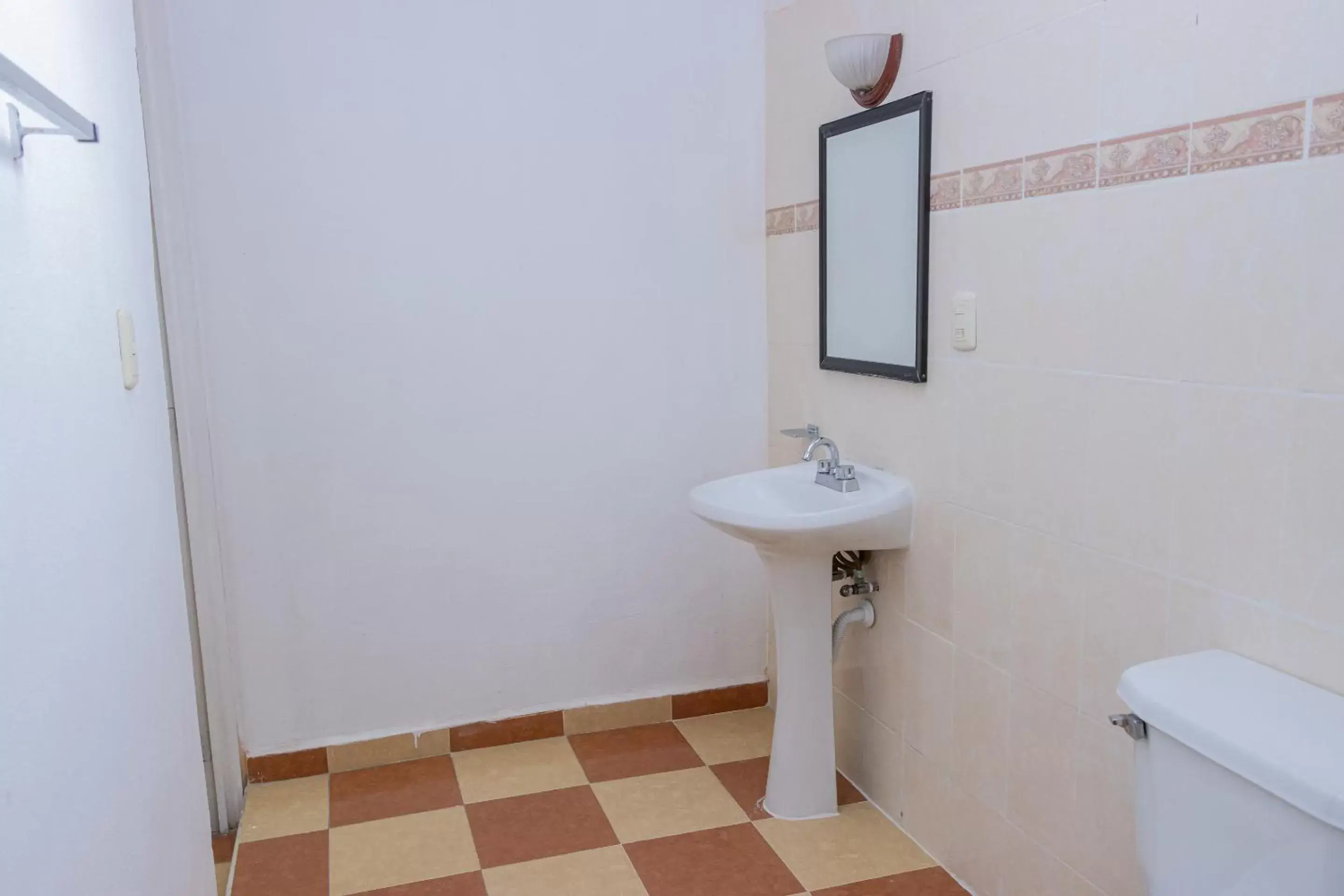 Bathroom in OYO Hotel Marías,Aeropuerto Internacional de Chetumal