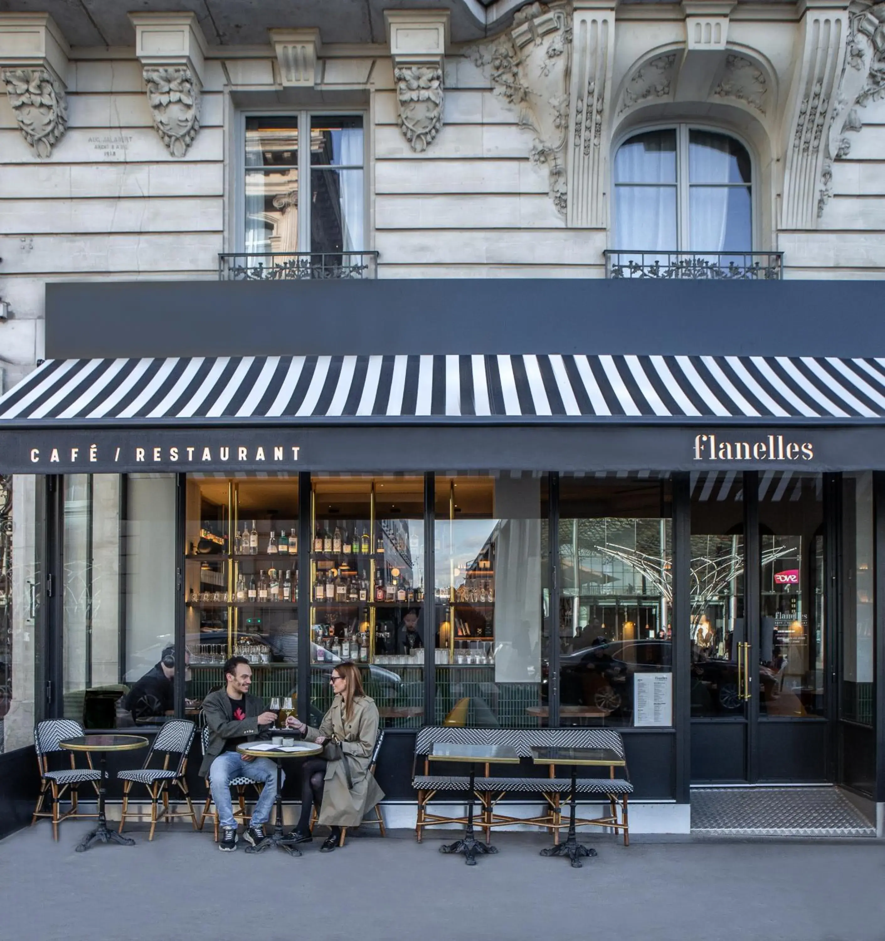 Restaurant/places to eat in ibis Styles Paris Gare du Nord TGV