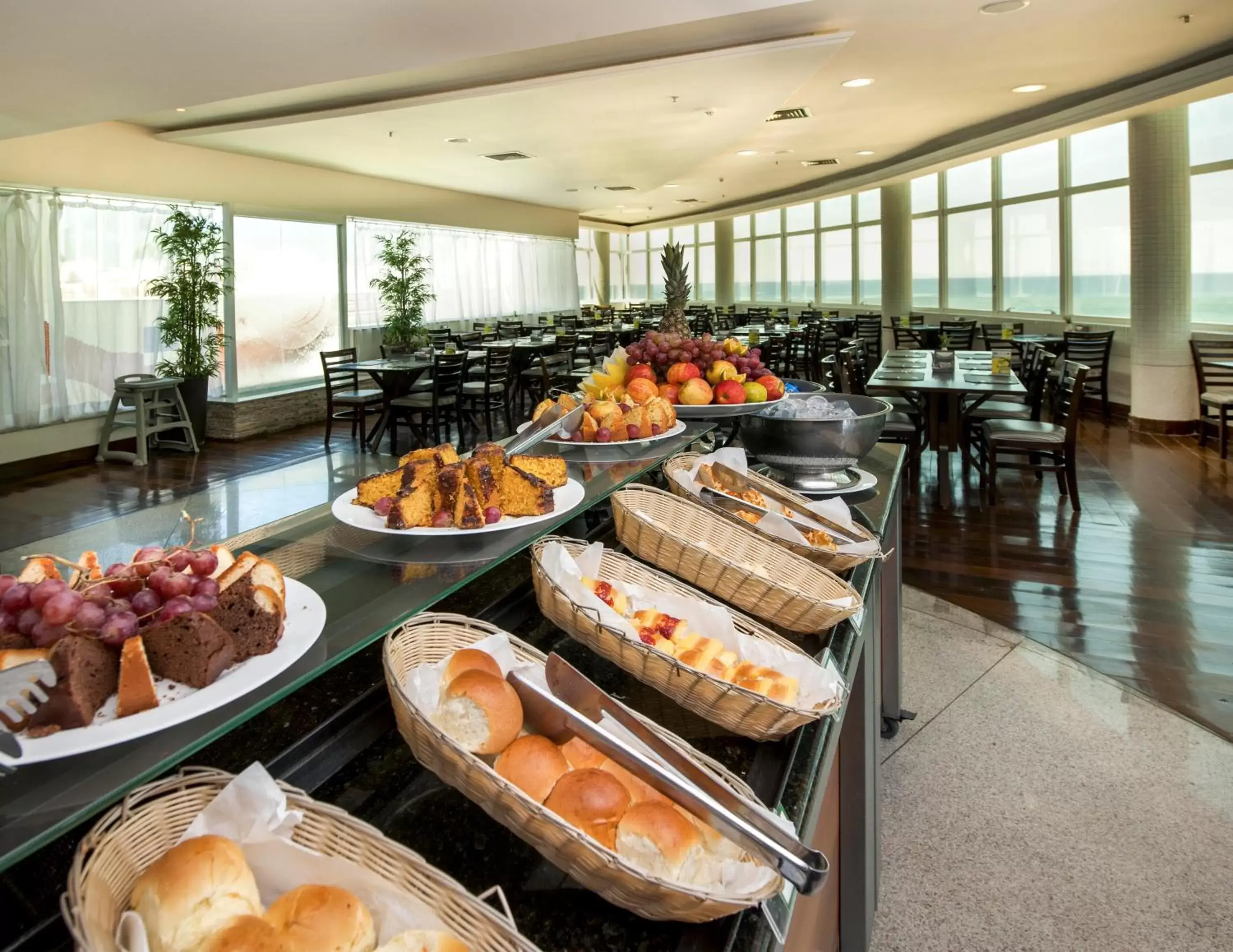 Buffet breakfast in Comfort Suites Macaé Buffet breakfast in Comfort Suites Macaé