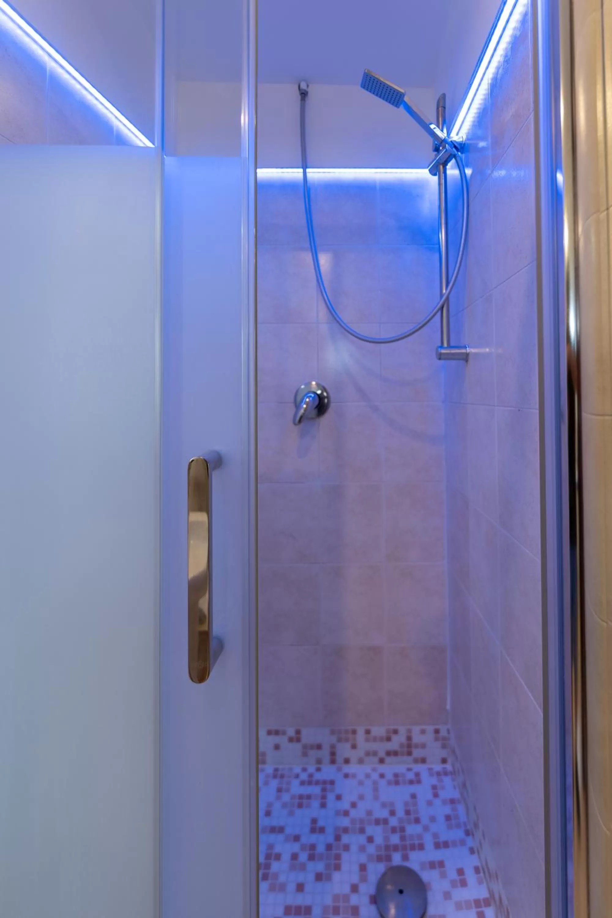 Shower in Villa Rocla guest house Pompei