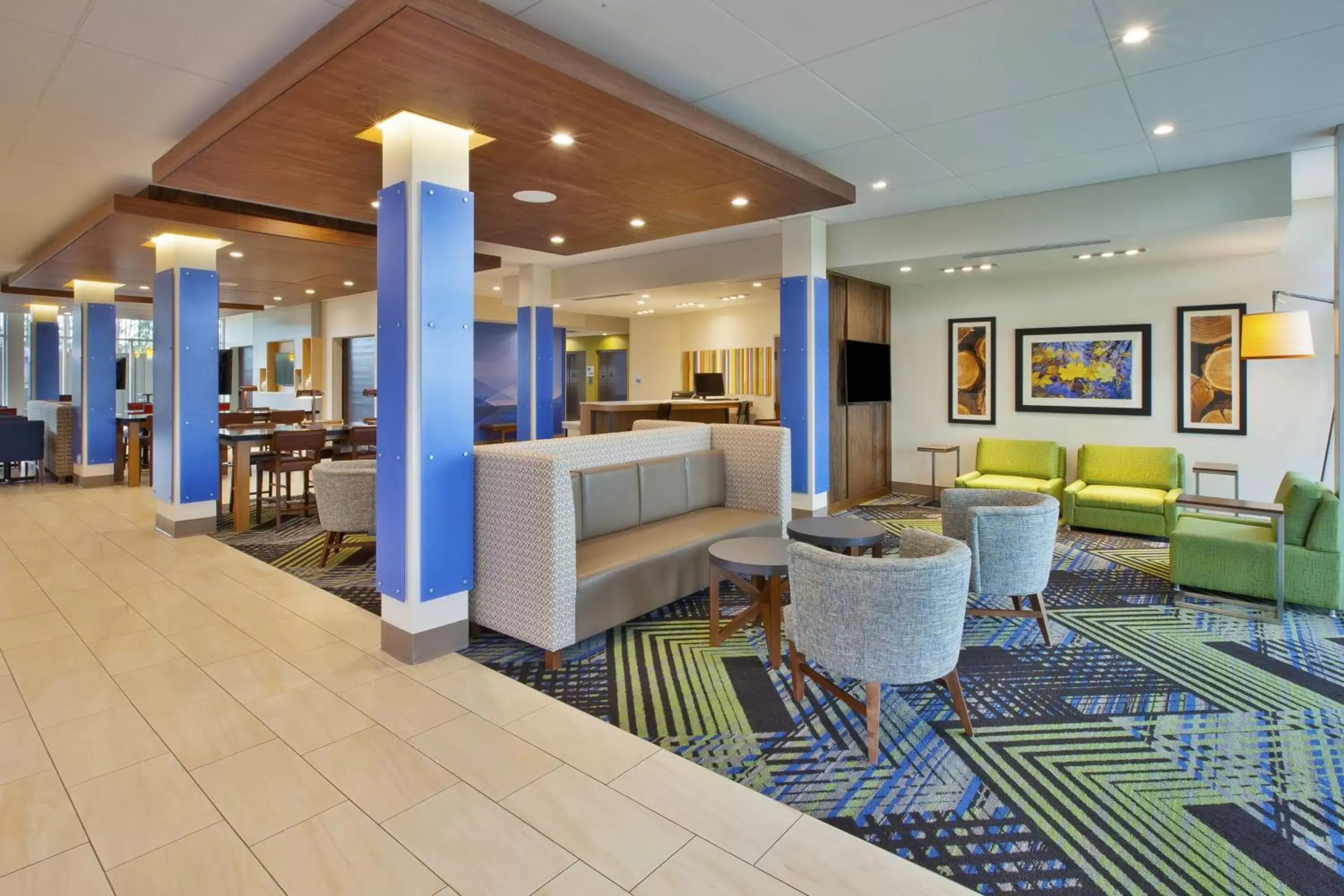 Lobby or reception in Holiday Inn Express and Suites South Hill, an IHG Hotel