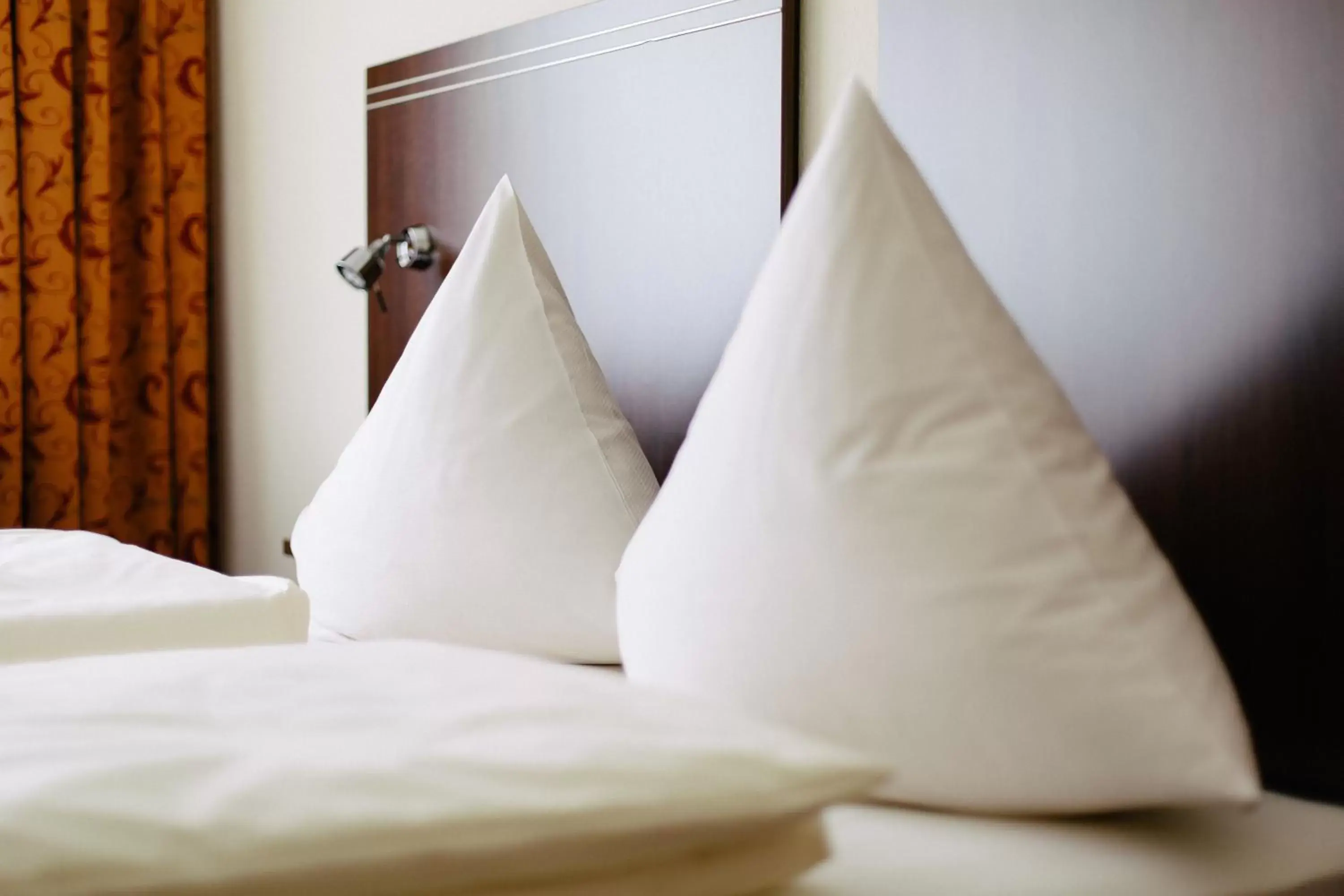 Bed in Hotel Astoria Bonn