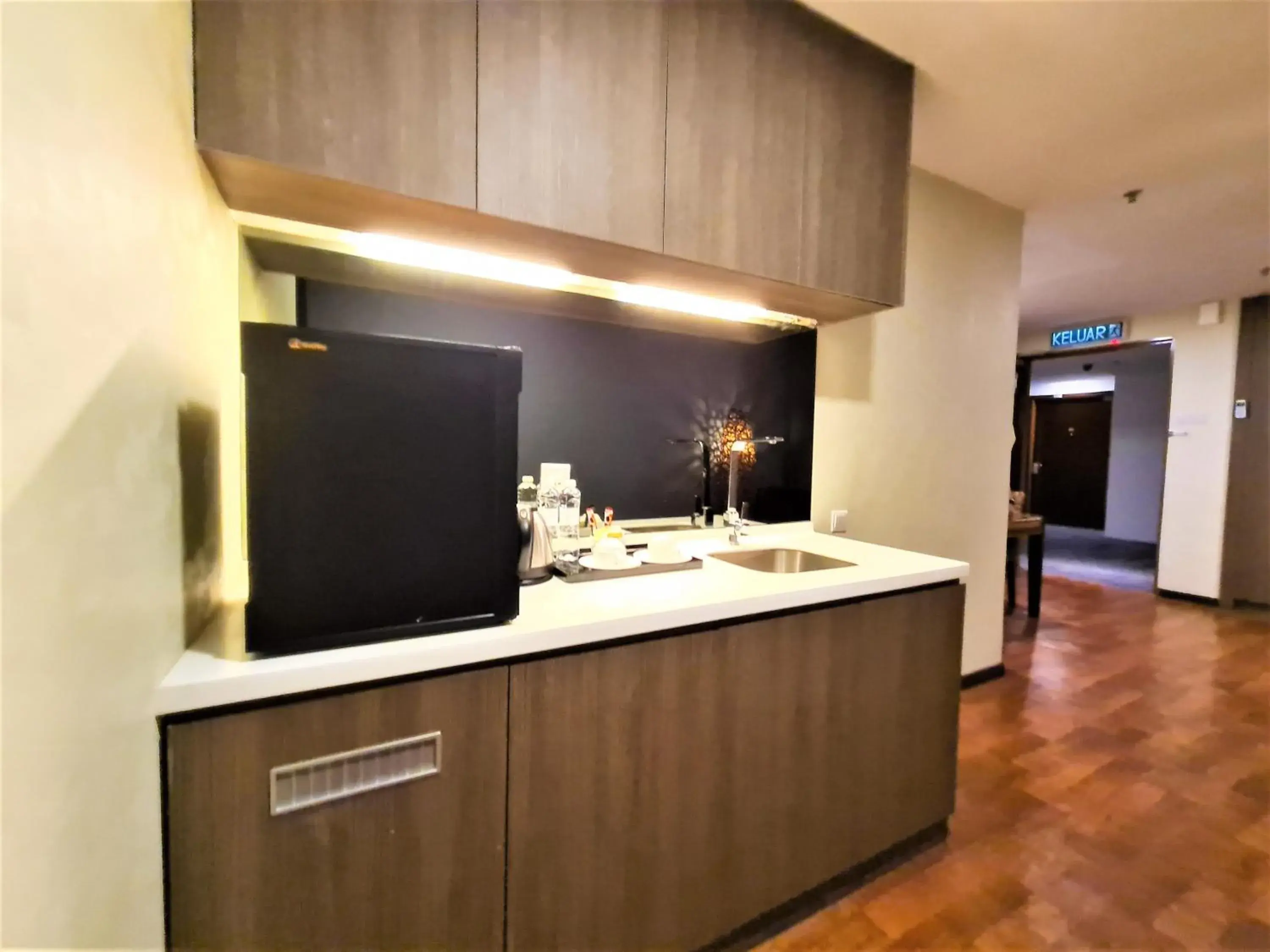 Kitchen/Kitchenette in Nexus Business Suite Hotel