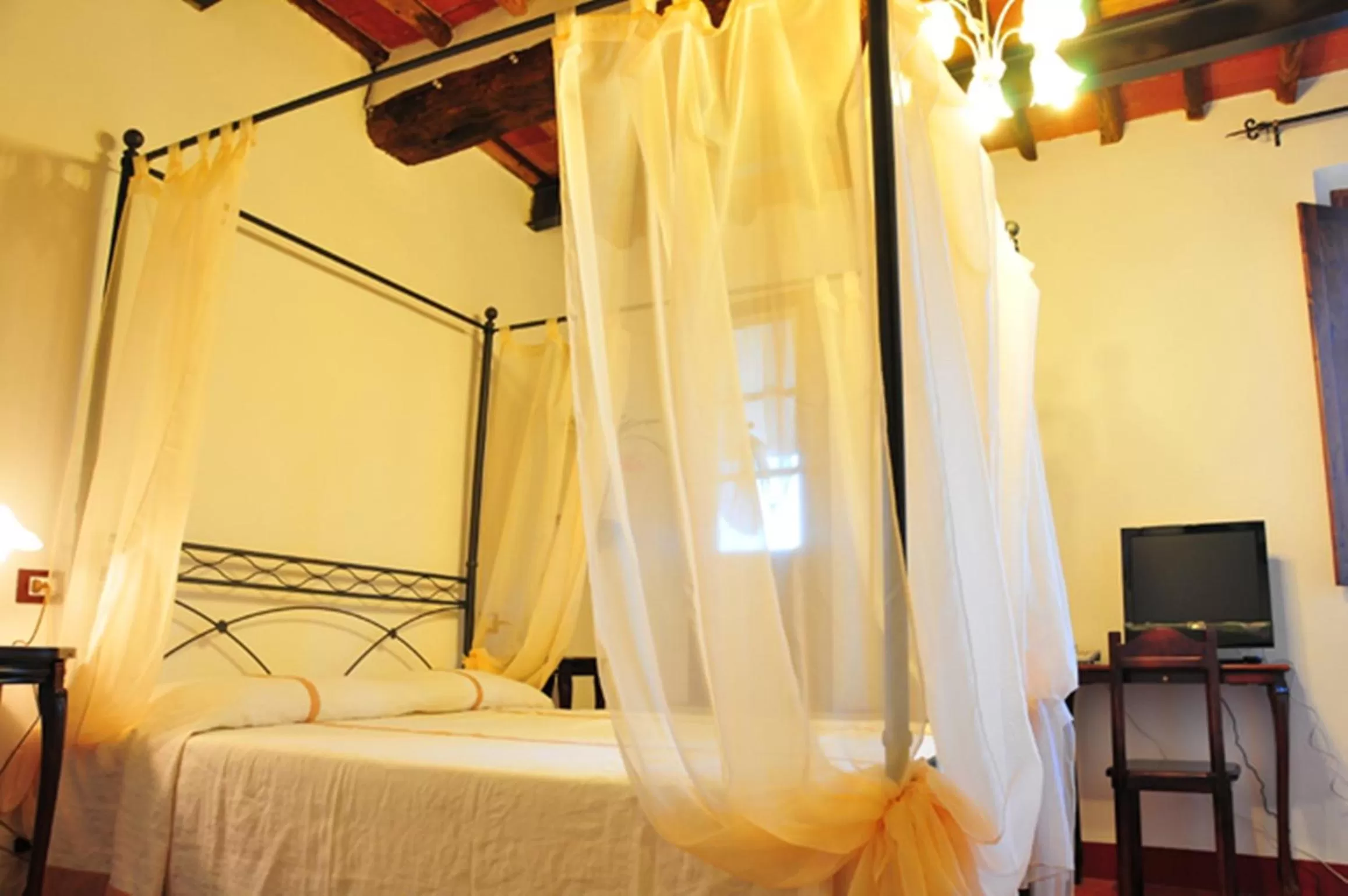 Decorative detail, Bed in B&B Il Casale di Nanni