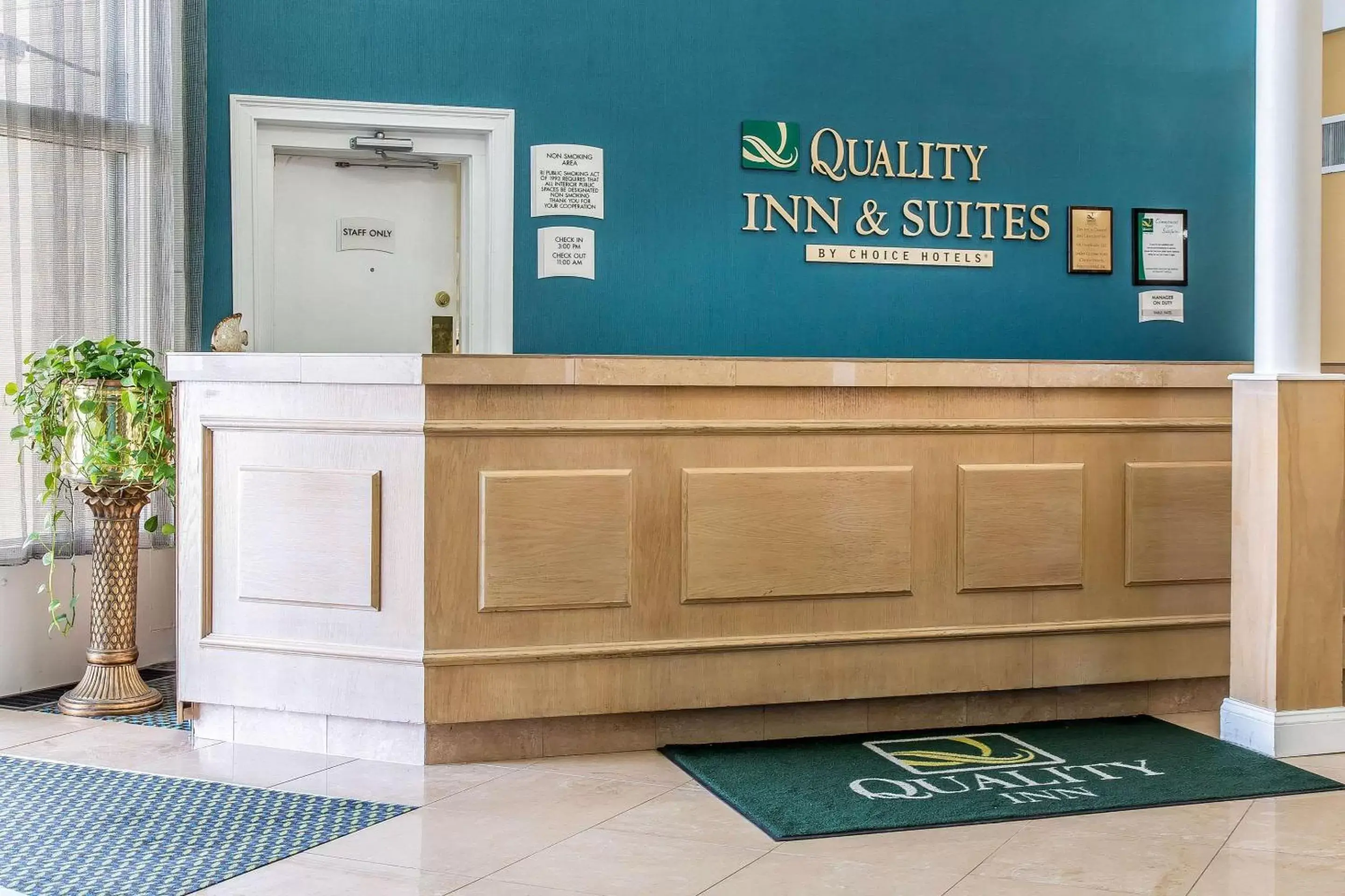 Property Logo/Sign in Quality Inn & Suites Middletown - Newport