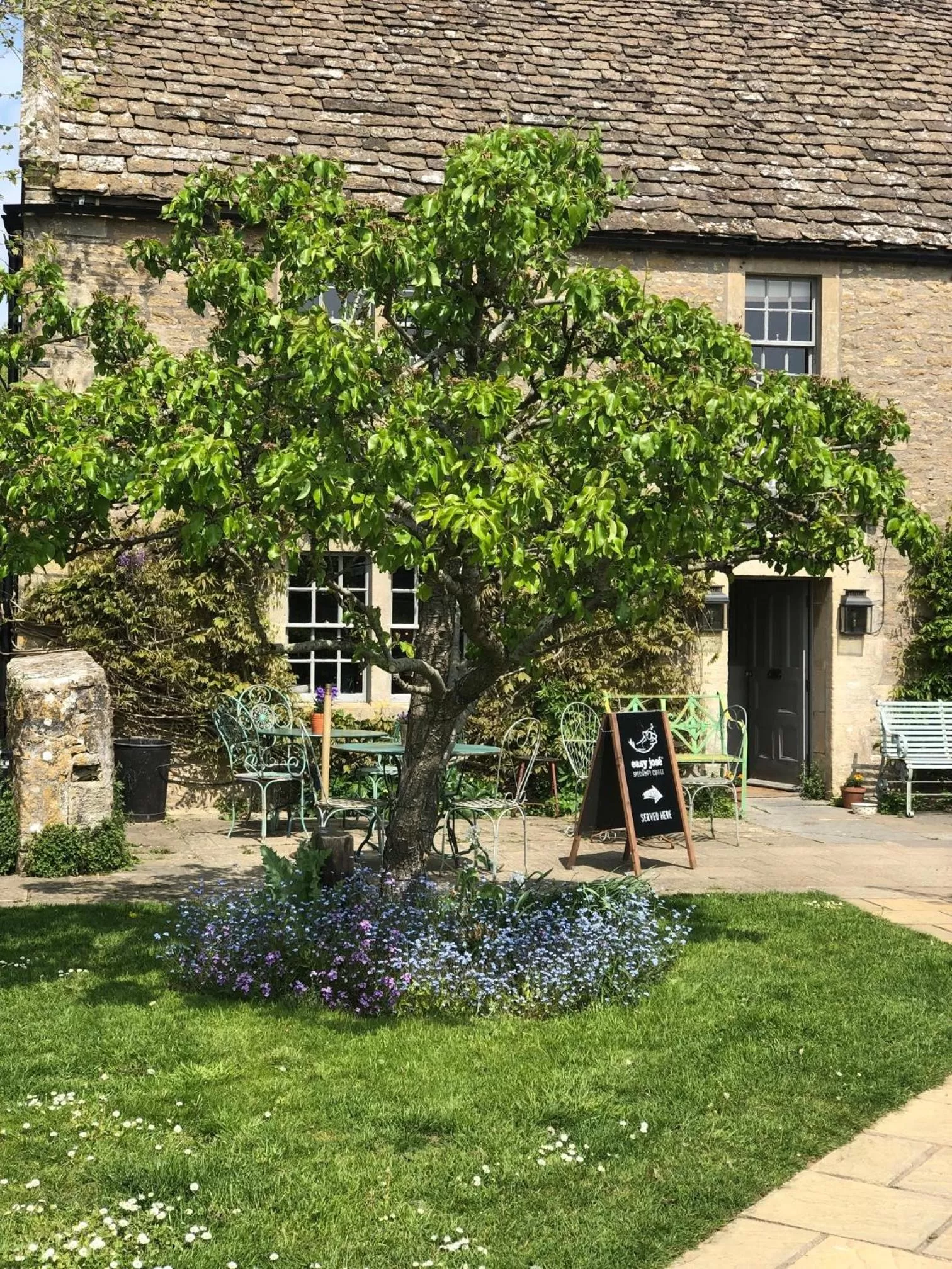 Garden in Pear Tree Inn Whitley
