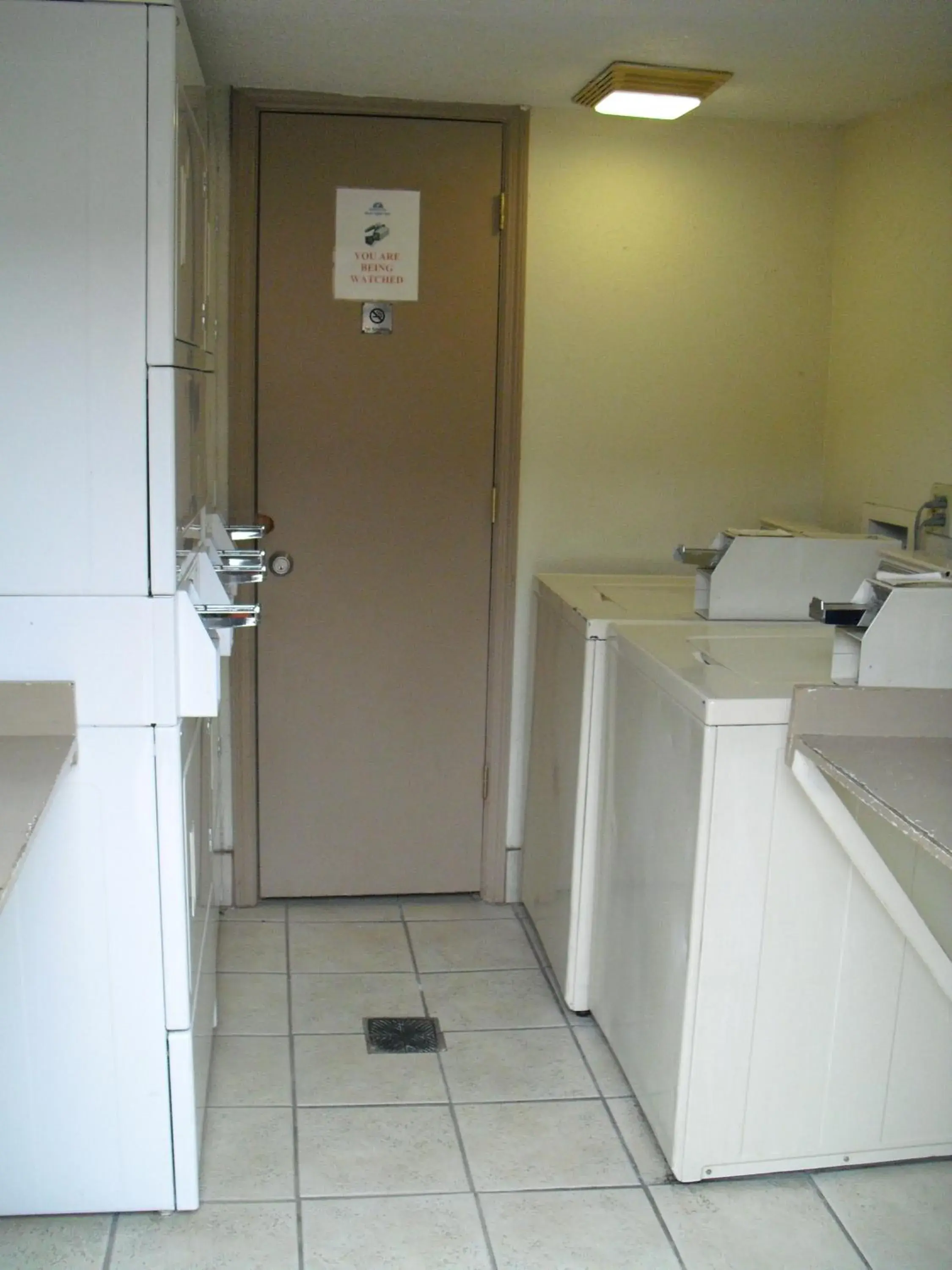 Bathroom, Kitchen/Kitchenette in Americas Best Value Inn-Goodlettsville/N. Nashville